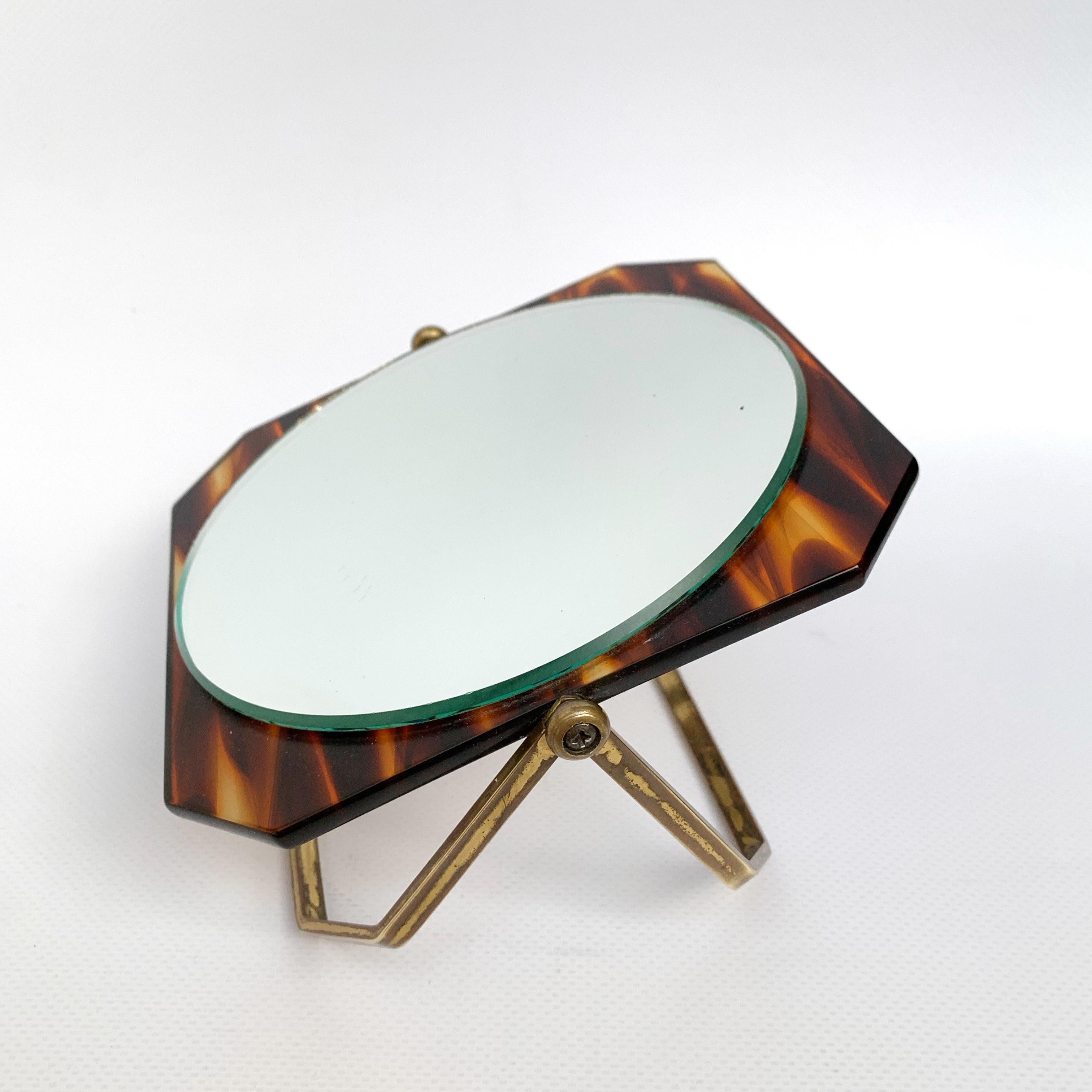 Table Mirror, Brass and Tortoise Plexiglass, Double-Sided Vanity, Italy 1970s In Fair Condition For Sale In Roma, IT