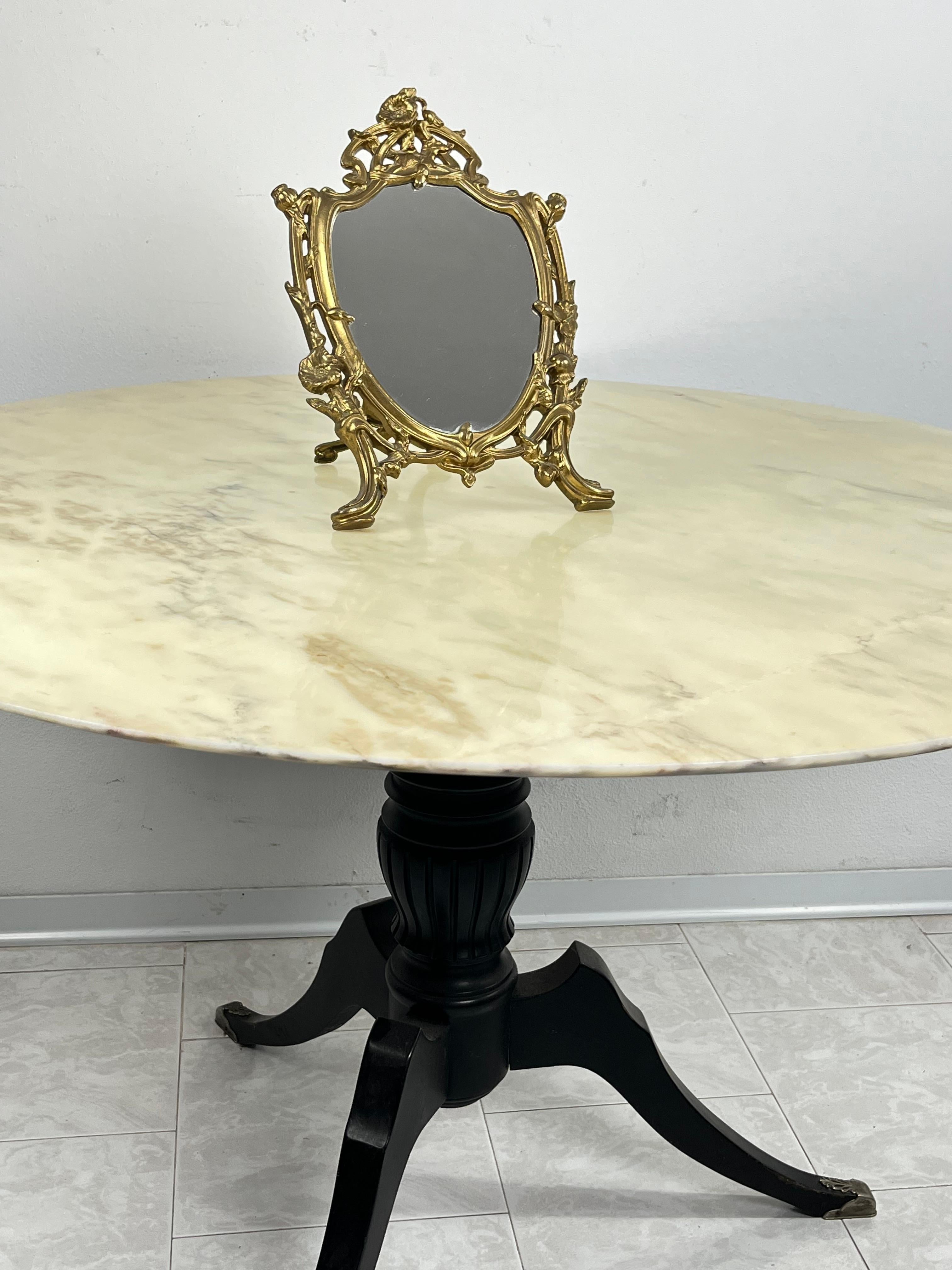 Table Mirror In Worked Brass, Made In Italy 1960s For Sale 1