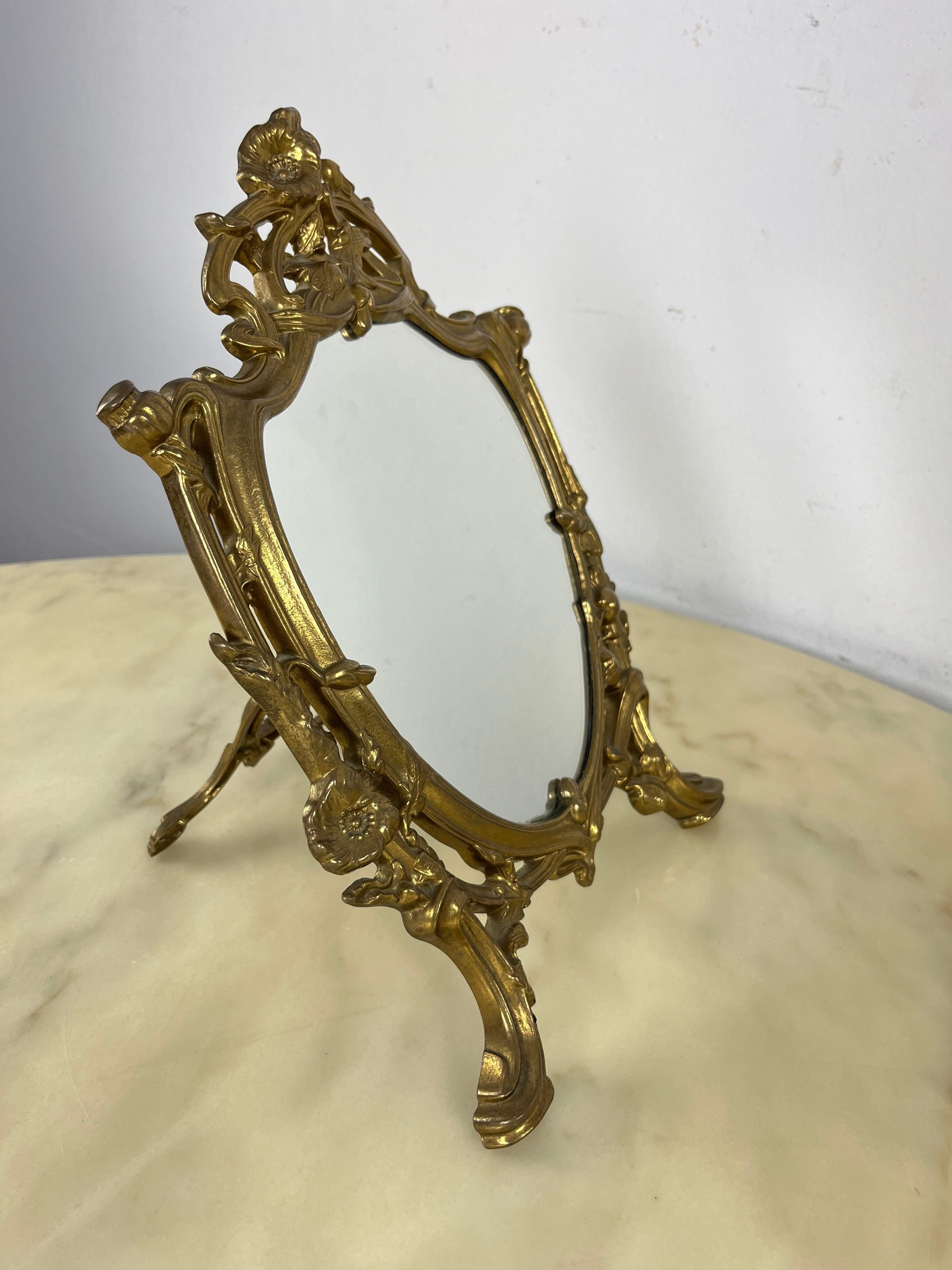 Table Mirror In Worked Brass, Made In Italy 1960s For Sale 5