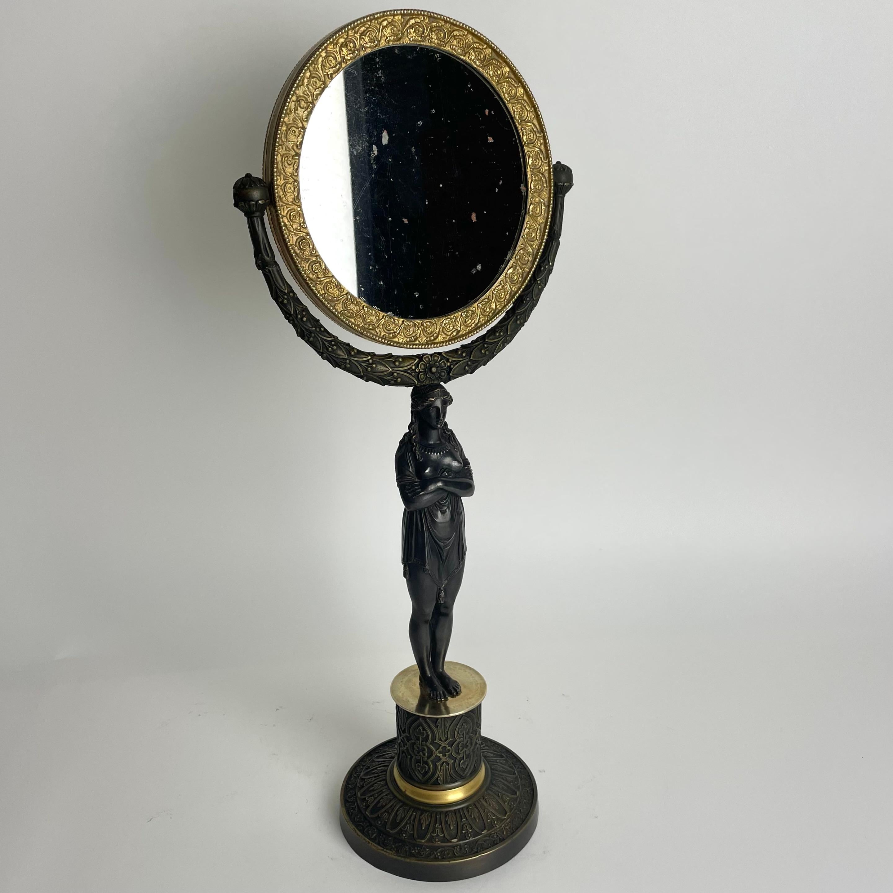 Français Miroir de table avec cariatides dans l'Empire français. Bronze doré et patiné foncé en vente