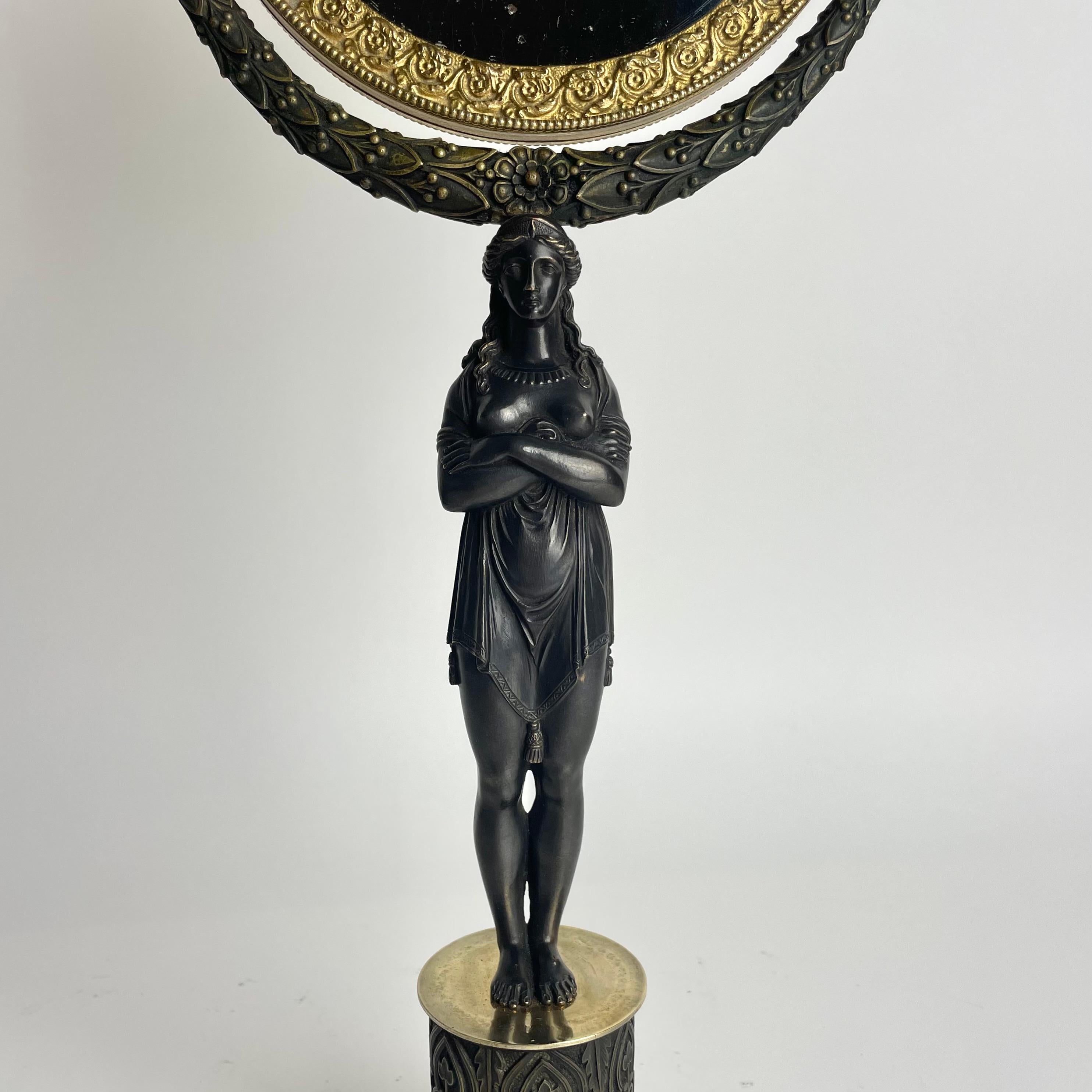Miroir de table avec cariatides dans l'Empire français. Bronze doré et patiné foncé en vente 3