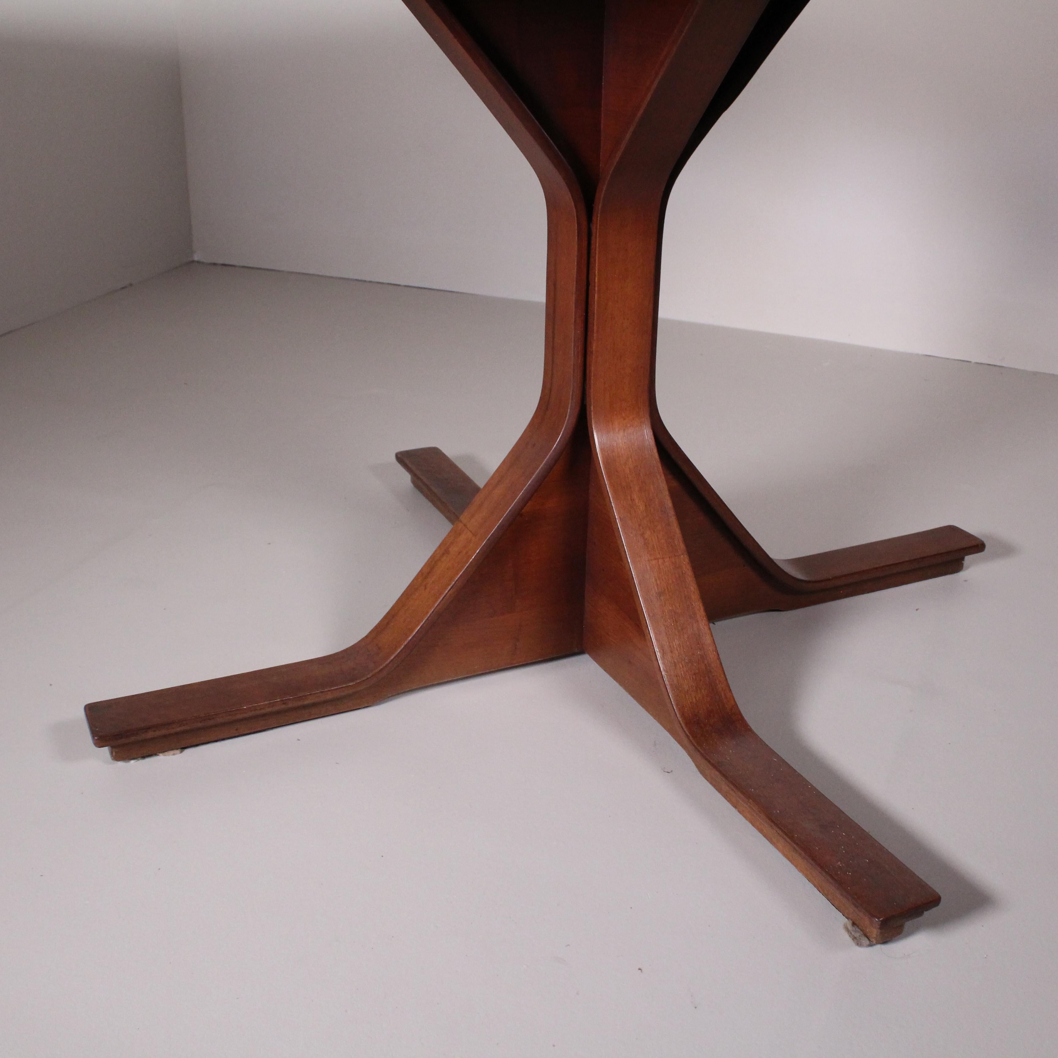 Table mod. 522 by Gianfranco Frattini, Bernini  3