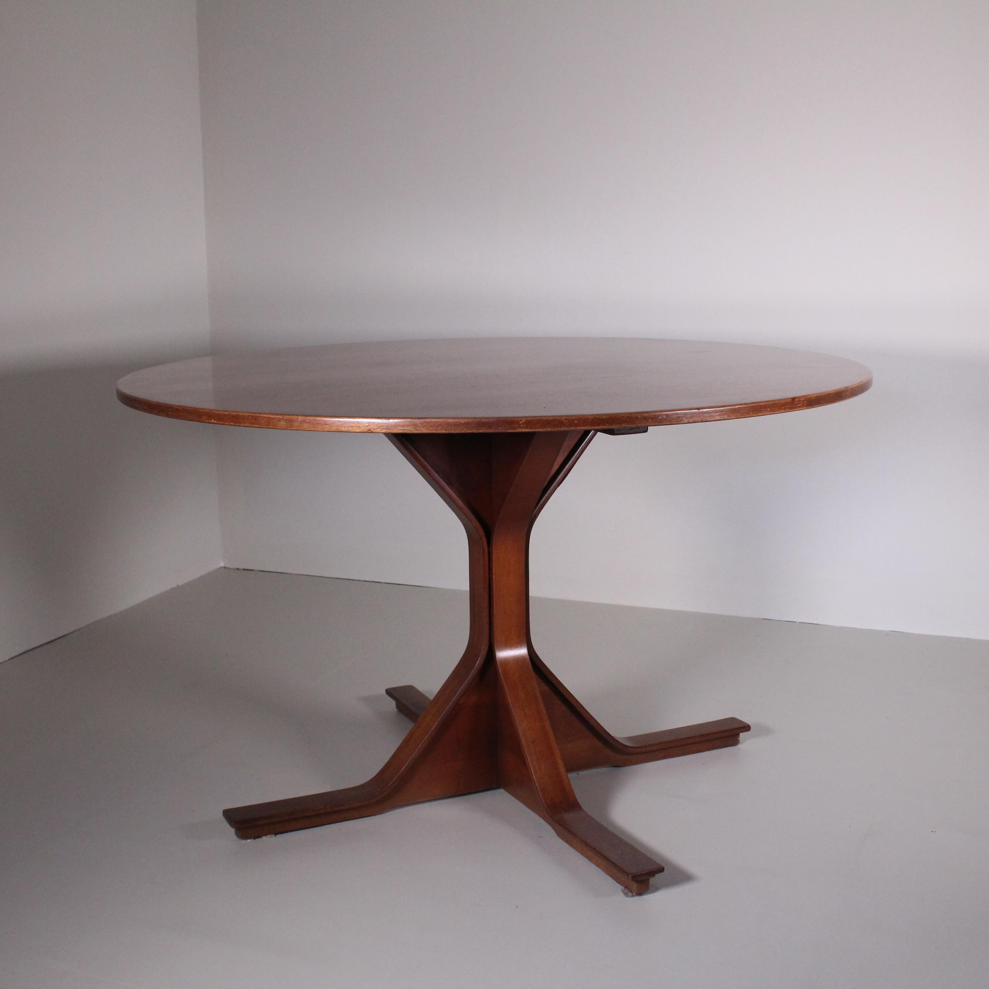 Table mod. 522 by Gianfranco Frattini, Bernini  In Good Condition In Milano, Lombardia