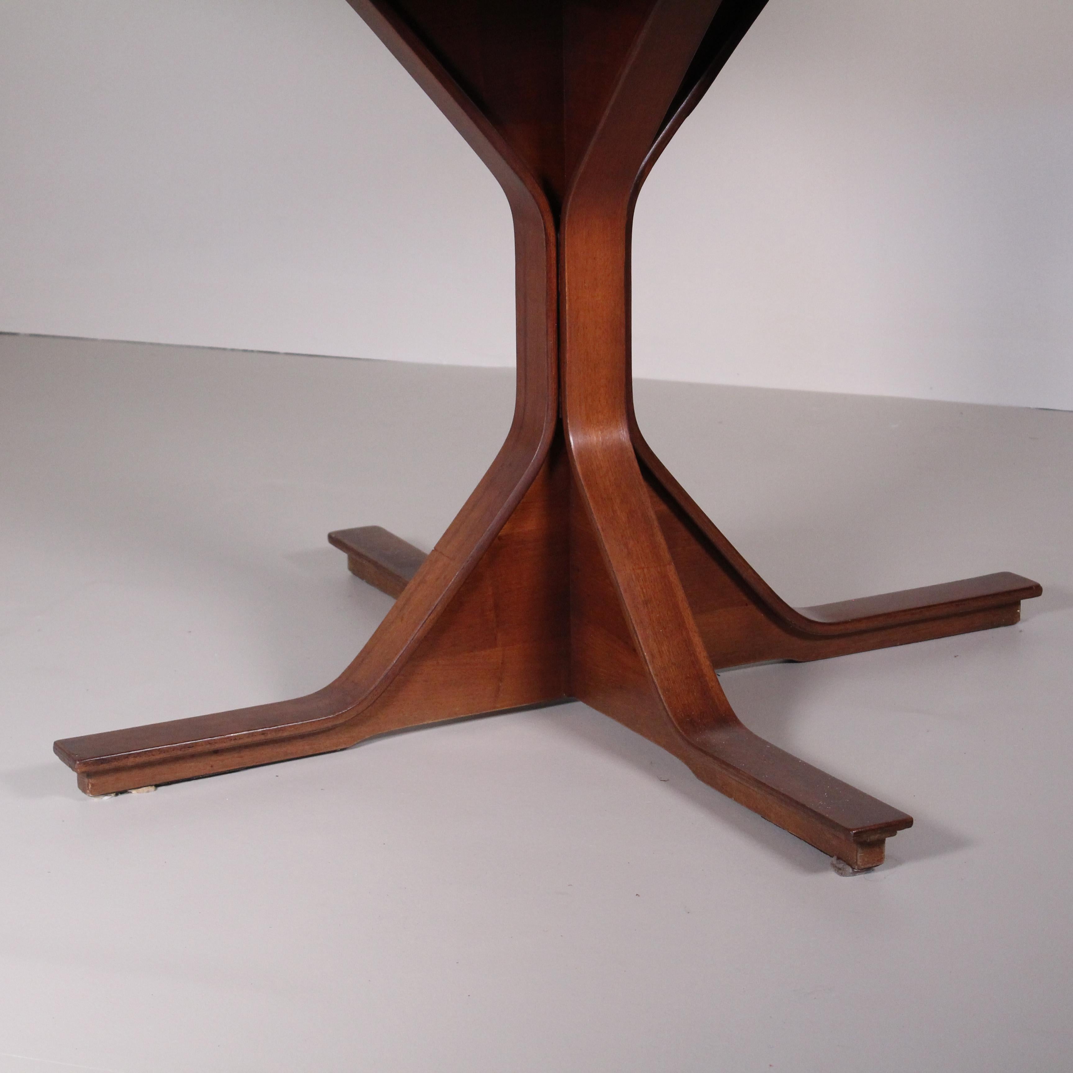Rosewood Table mod. 522 by Gianfranco Frattini, Bernini 