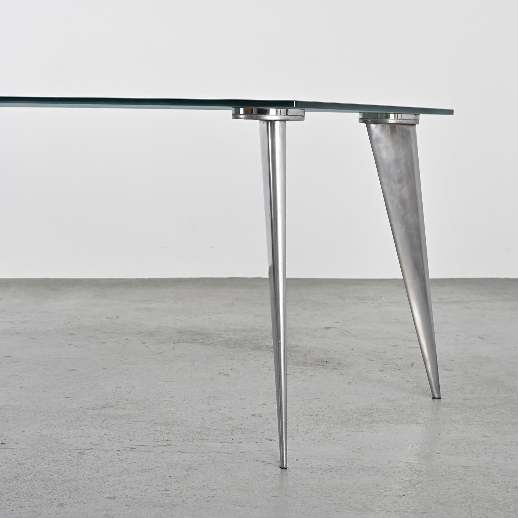 Table model 