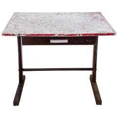 Modèle de table 'Tropique 501' par Jean Prouvé, tôle d'acier pliée, circa 1951, France