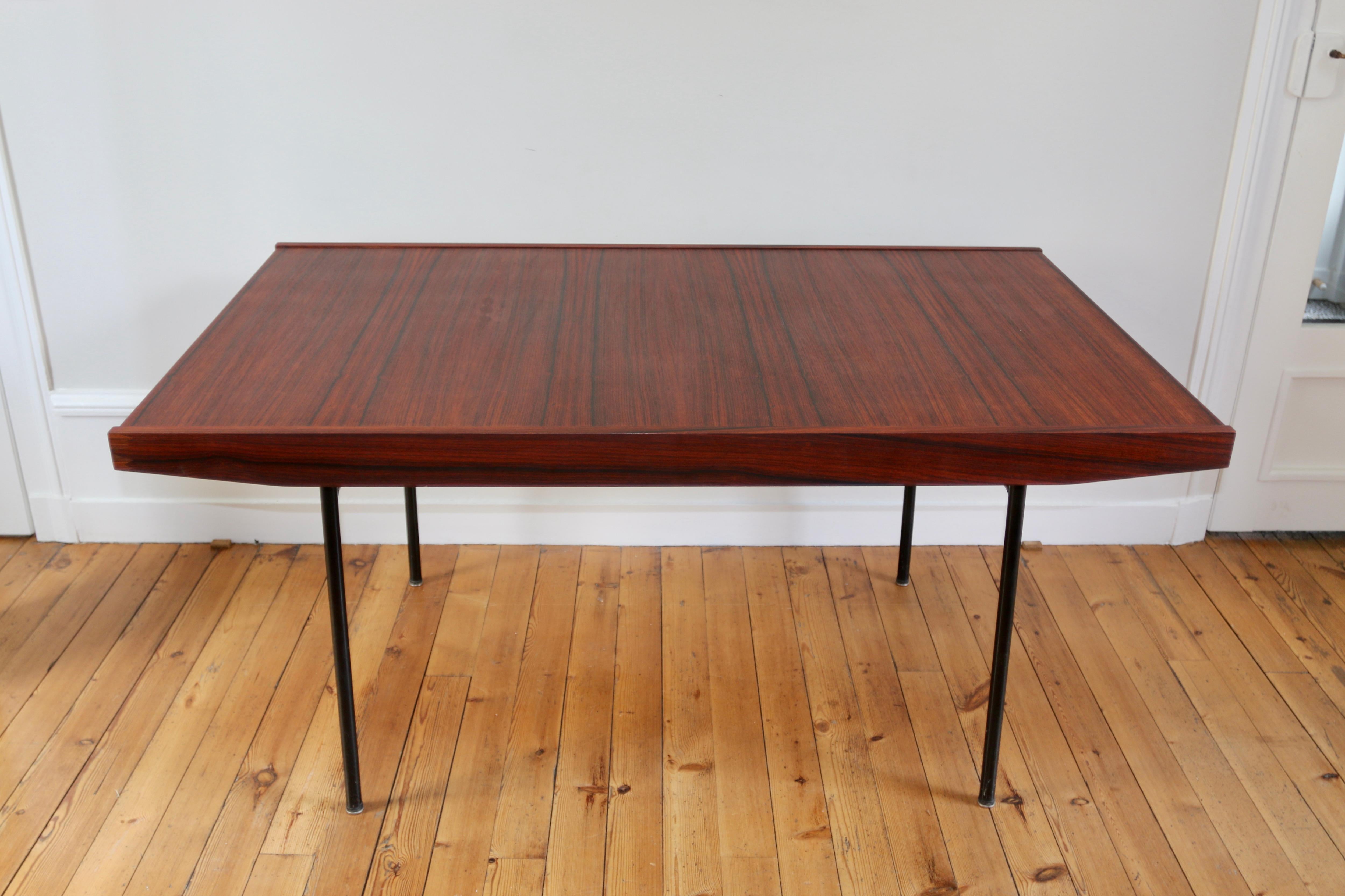 Mid-Century Modern Table moderniste vintage en palissandre Alain Richard en vente