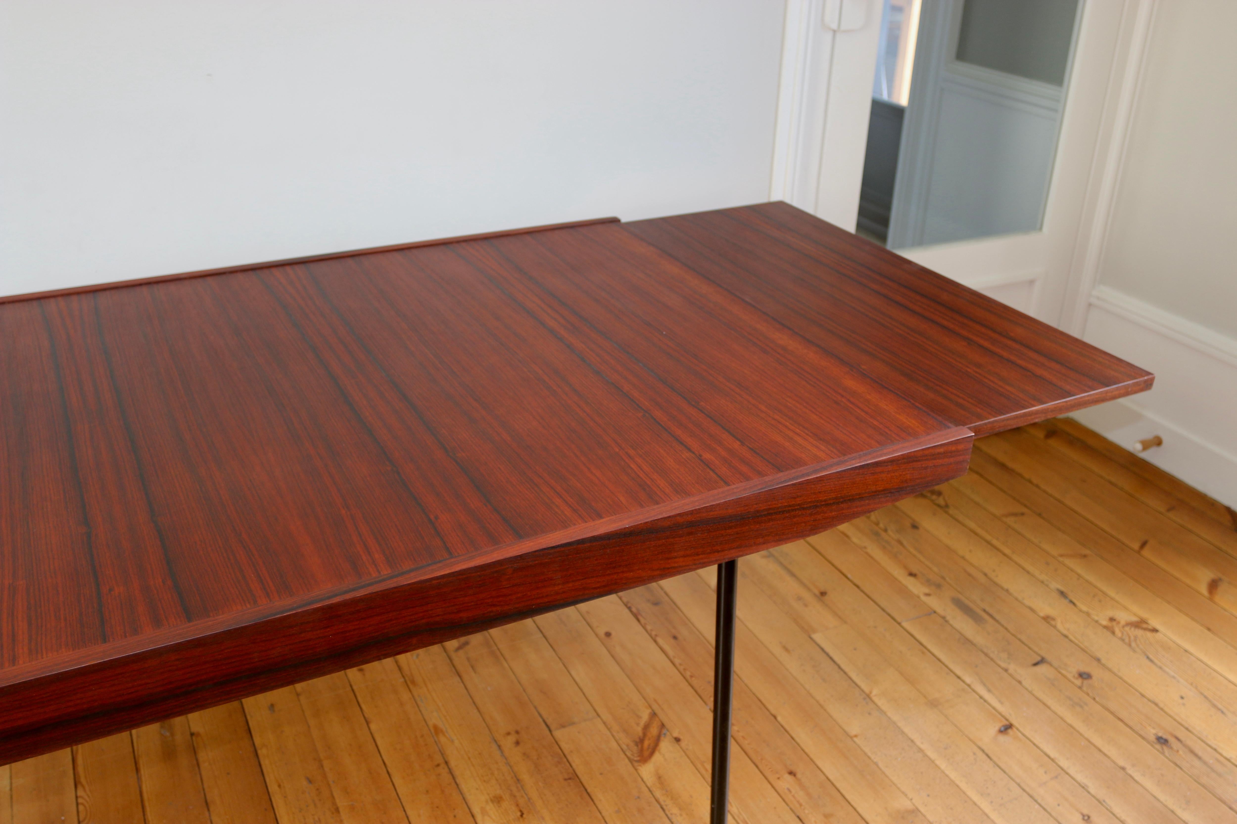 Modernistischer Vintage-Tisch im Palissandre-Stil von Alain Richard (20. Jahrhundert) im Angebot