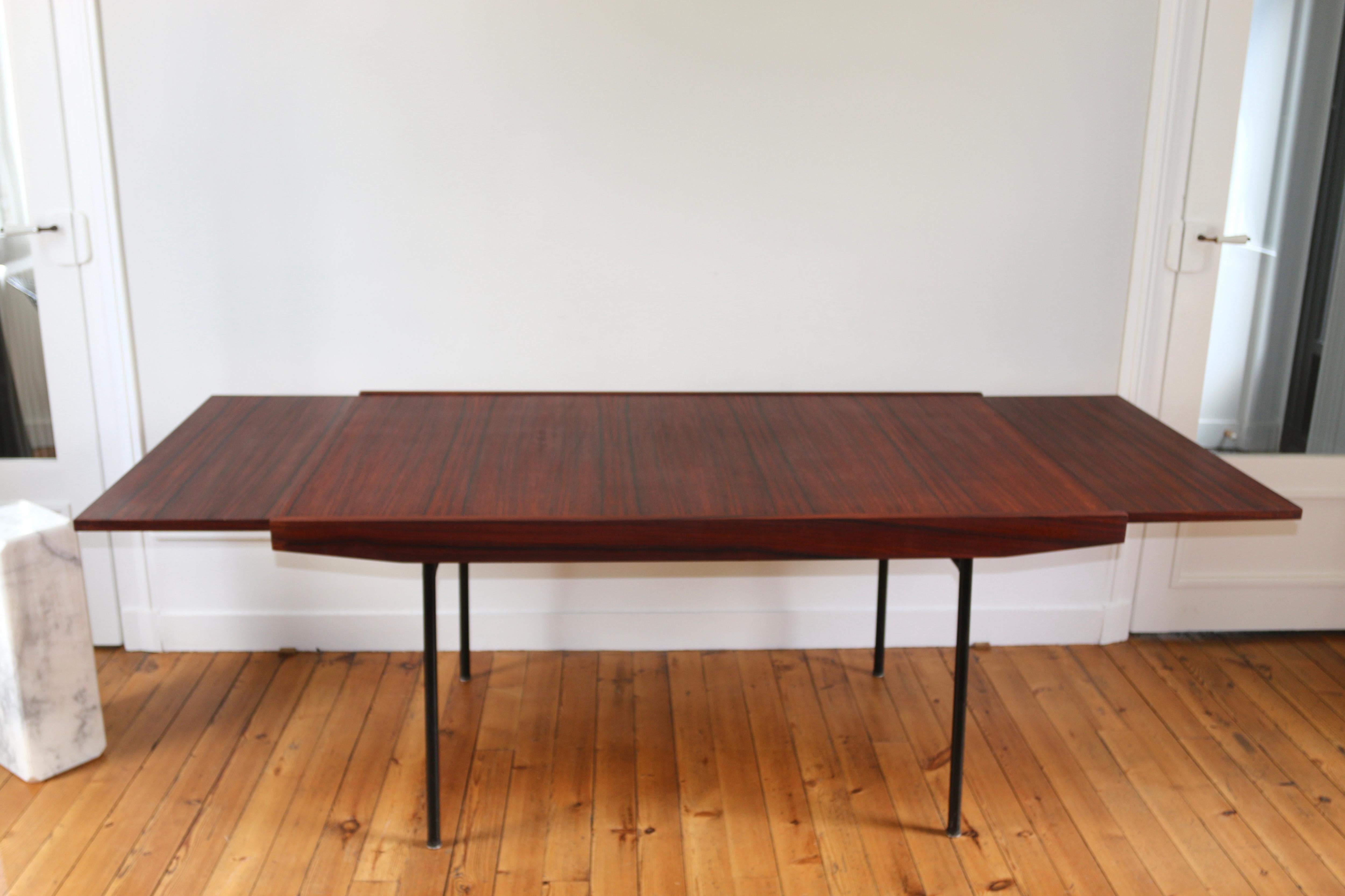 Rosewood Table moderniste vintage en palissandre Alain Richard For Sale