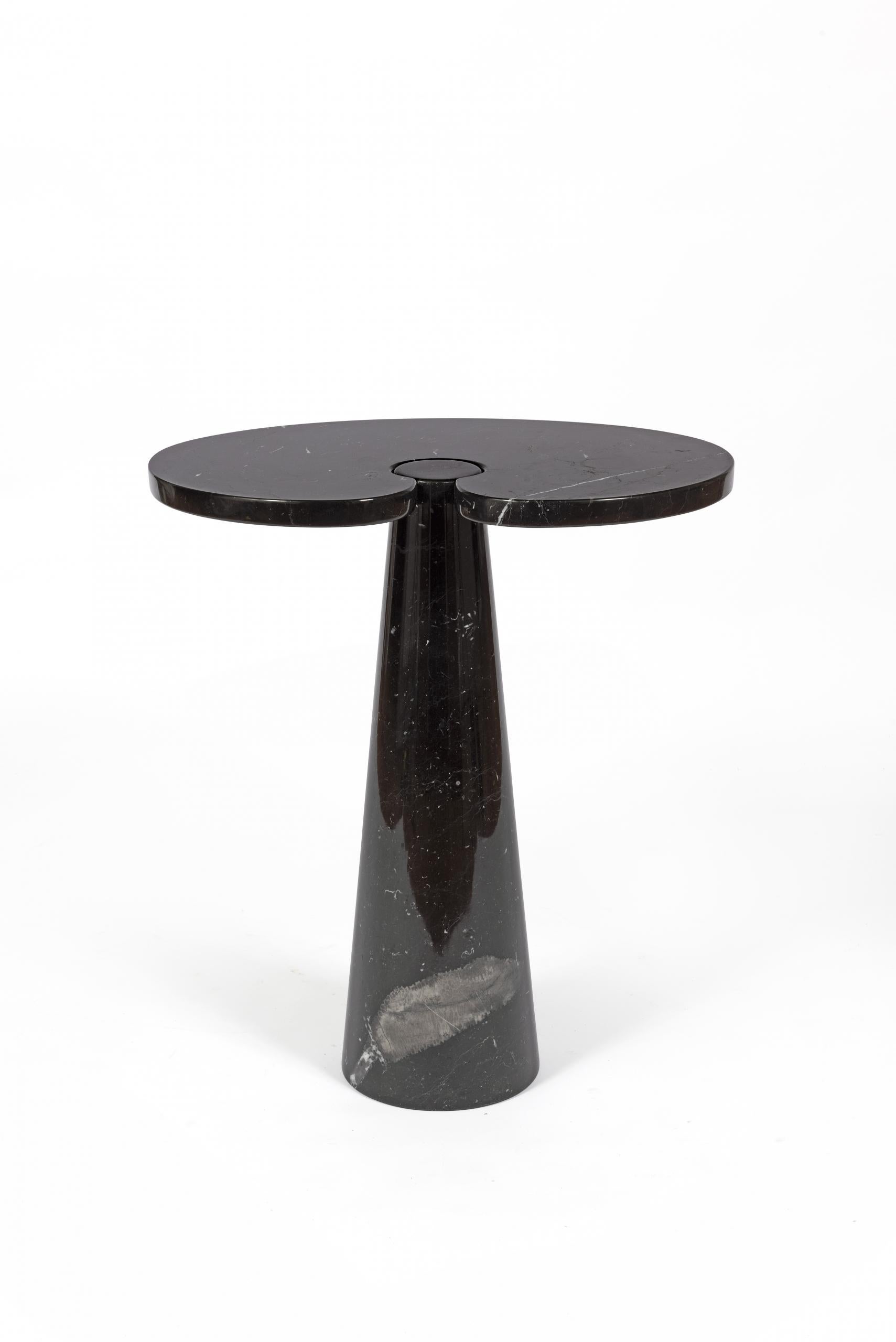 Table haute d’Angelo Mangiarotti en marbre Marquina, de la série Eros pour Skipper, Italie, 1975-1999.

Design avec plateau en forme d’haricot et pied conique.

Dimensions : H 73 x L 66 x P 45.
  