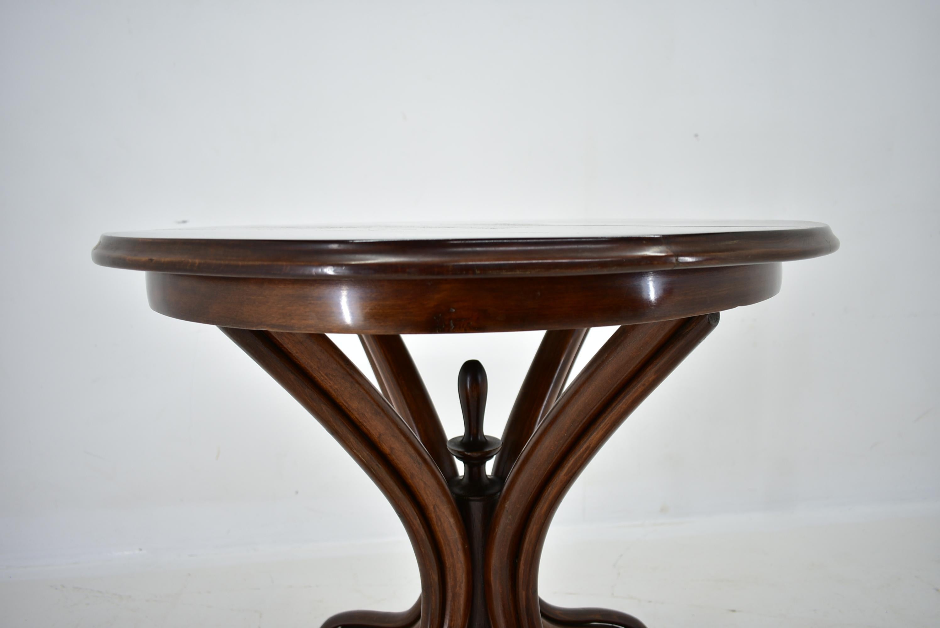 Vienna Secession Cofee Table Thonet, 1890s For Sale