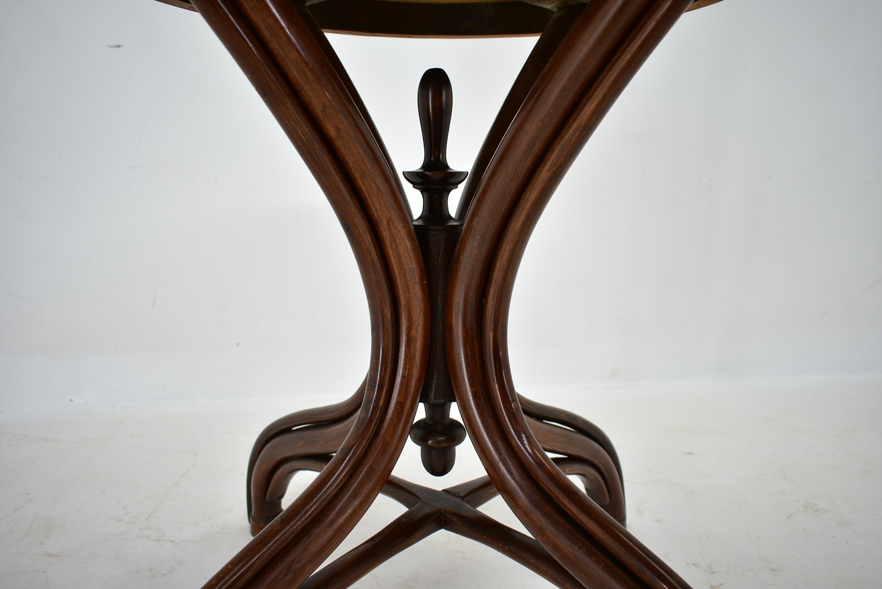 Late 19th Century Cofee Table Thonet, 1890s For Sale