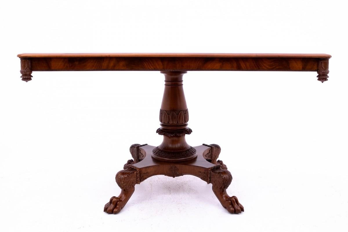 Antique table on lion's paws, Northern Europe, circa 1890.

The furniture is in very good condition, after professional renovation.

Dimensions: height 72 cm / length 129 cm / depth 81 cm