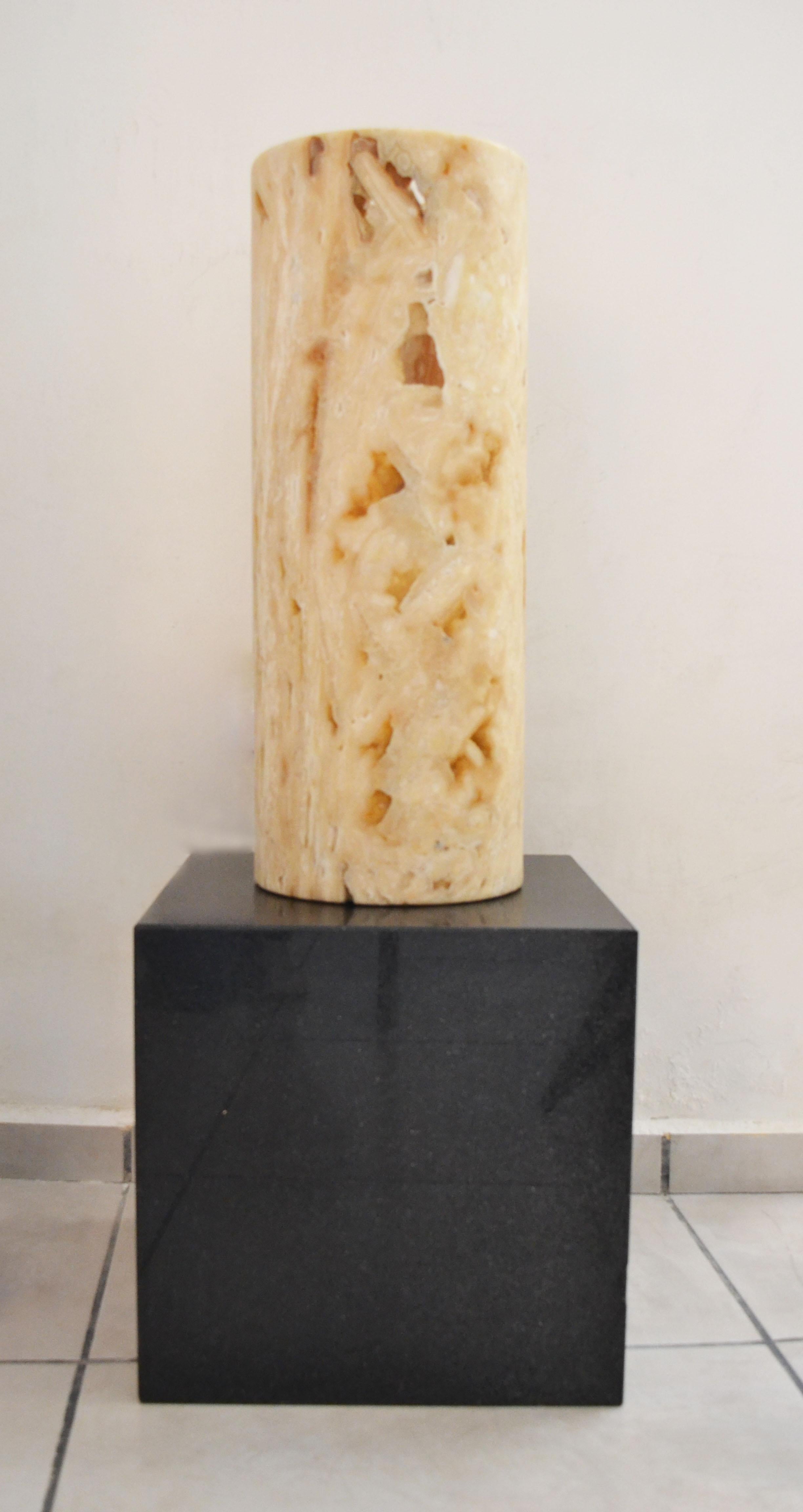 One-off Solid Honey Onyx Lamp by Element&Co In New Condition For Sale In Madrid, ES