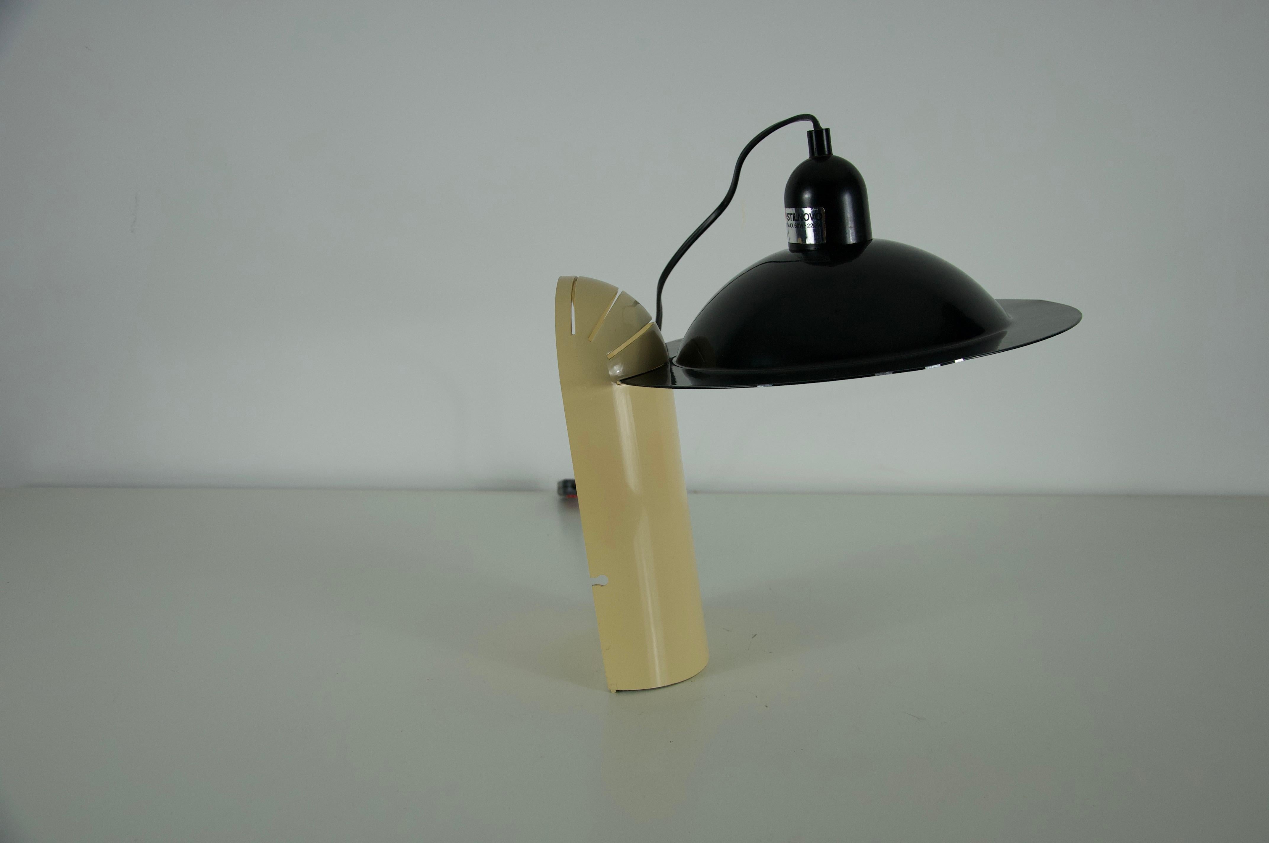 Tisch- oder Wandleuchte 