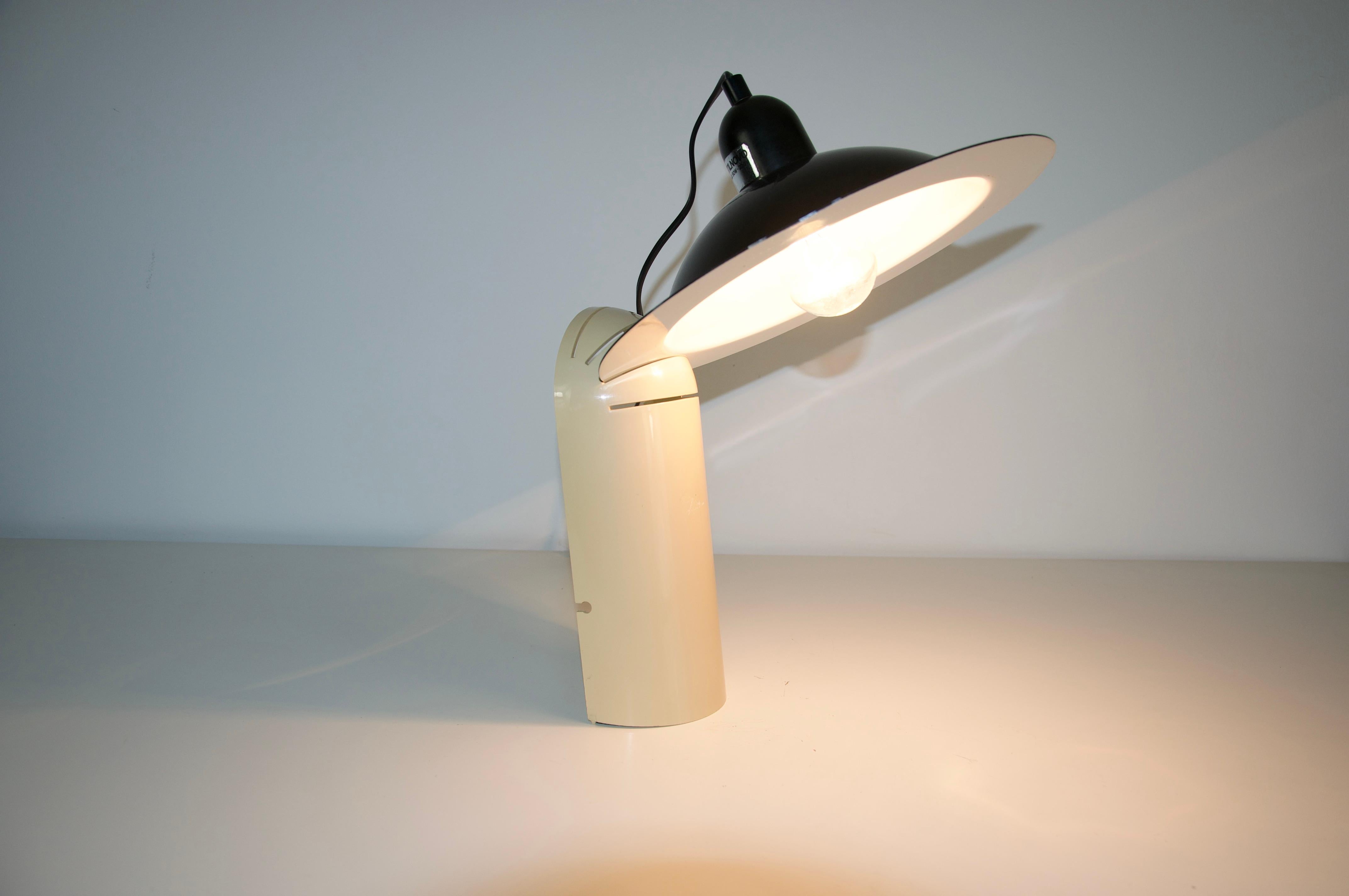 Tisch- oder Wandleuchte 