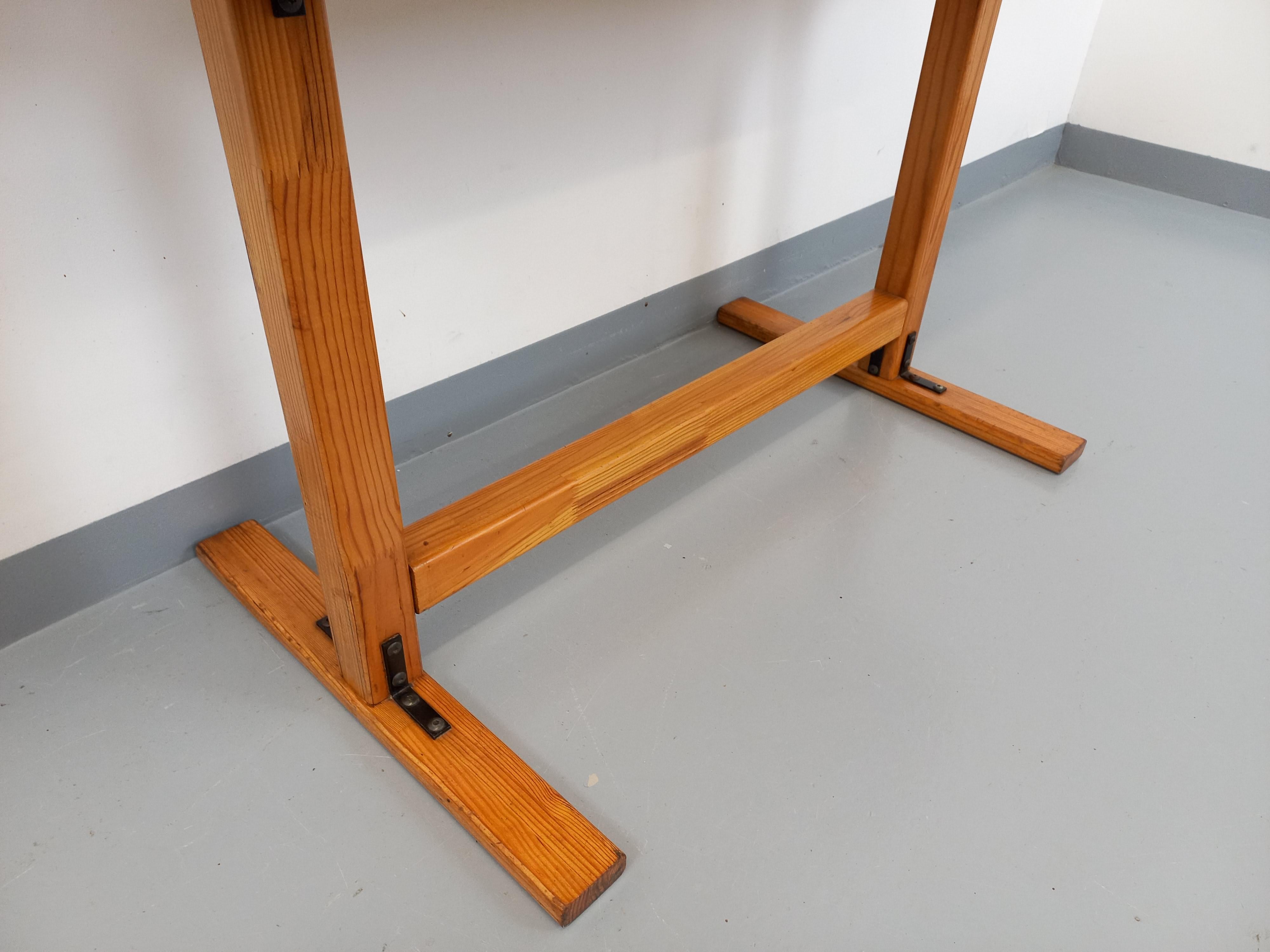 Table ovale / console vintage en pin des années 60 70 en vente 5
