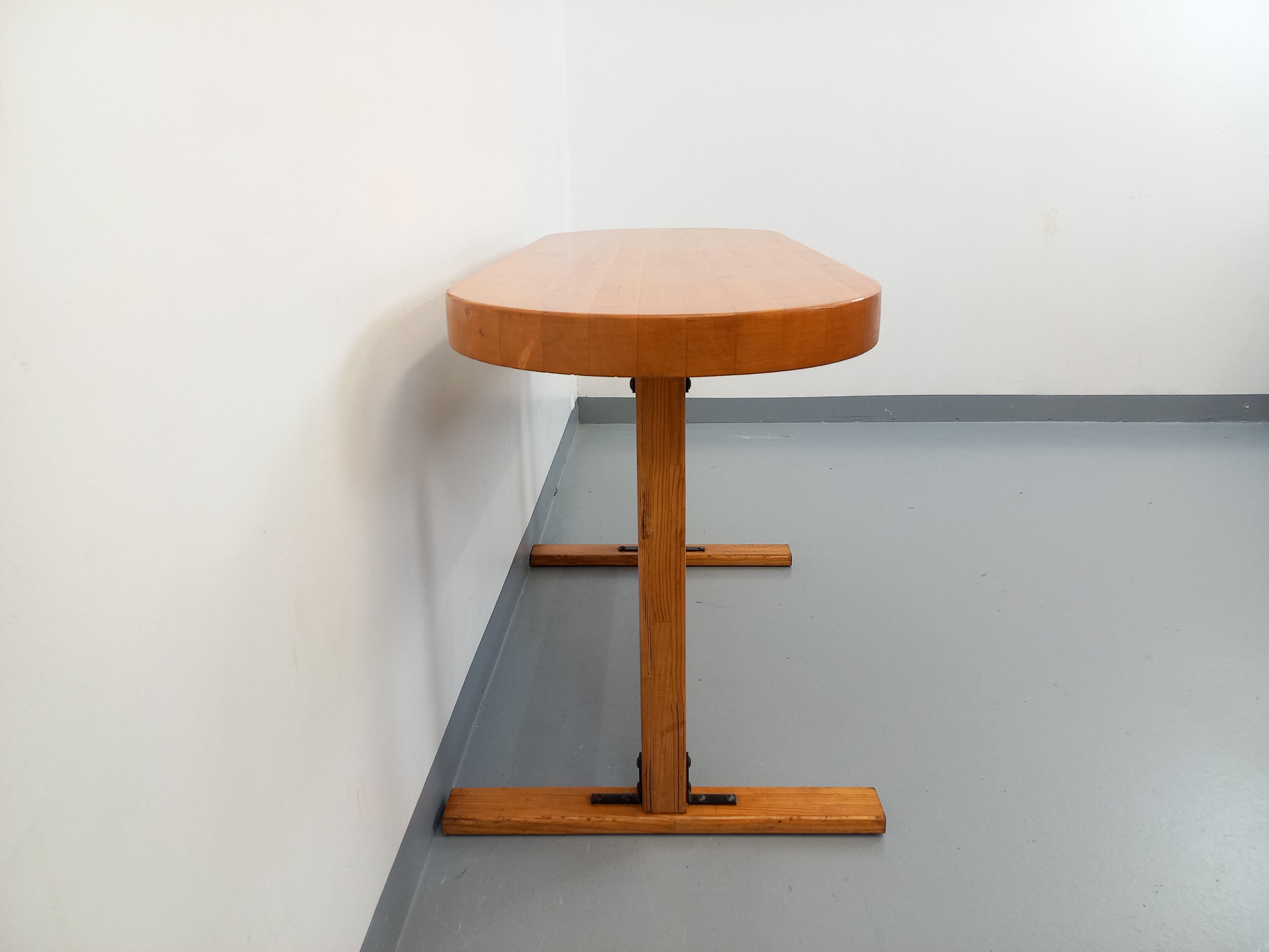 Table ovale / console vintage en pin des années 60 70 en vente 8
