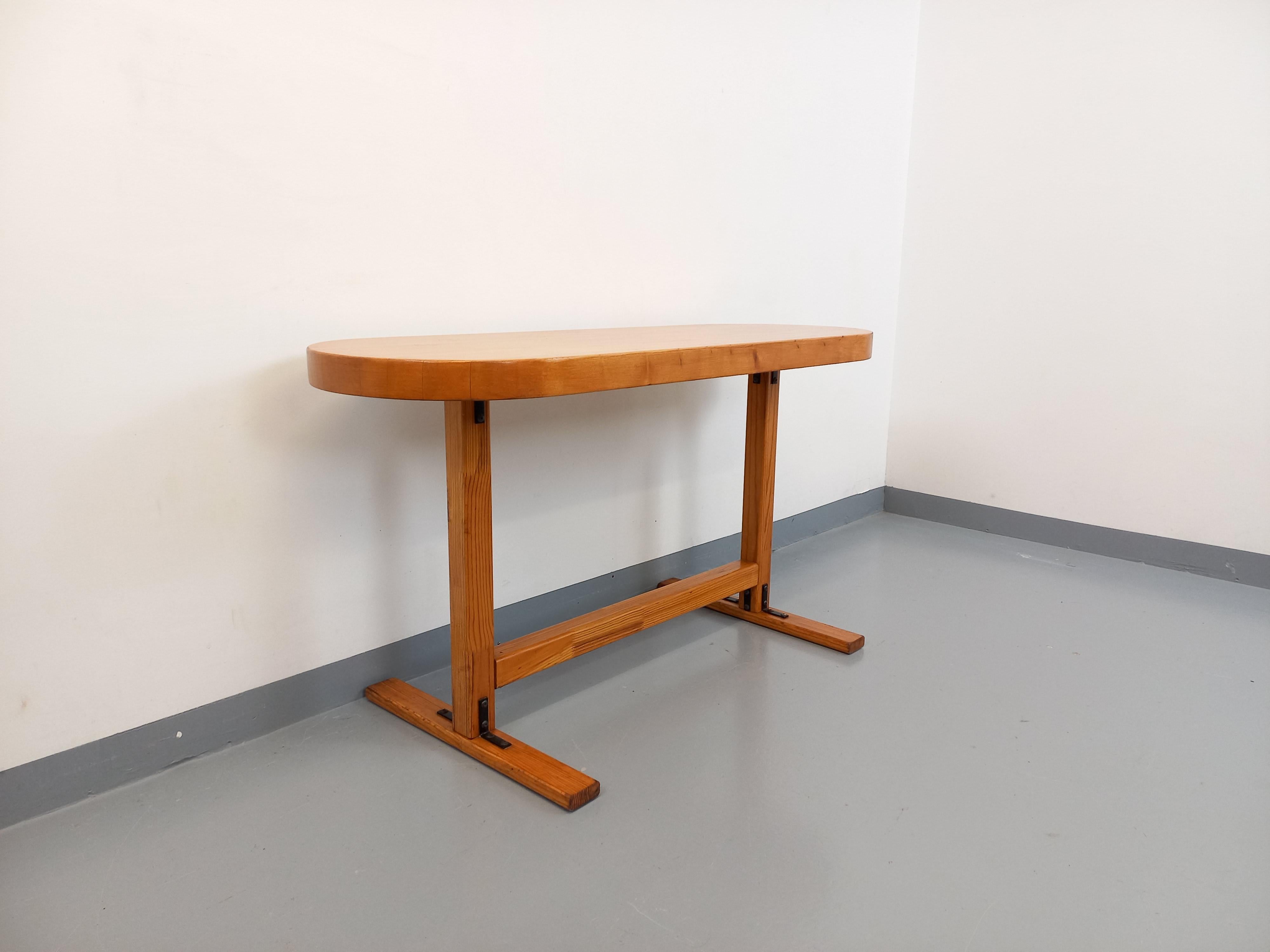 Table ovale / console vintage en pin des années 60 70 en vente 9