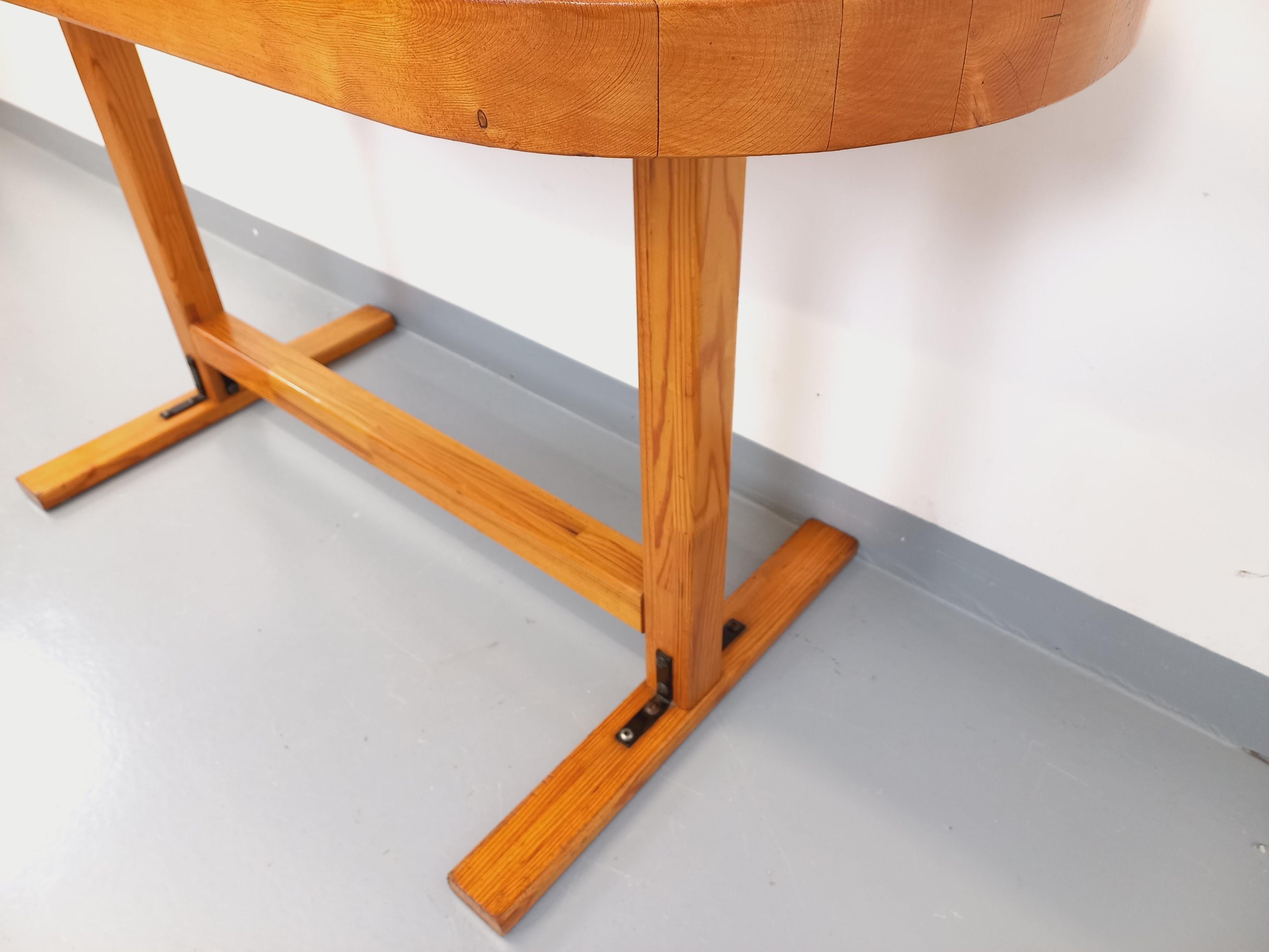 Mid-Century Modern Table ovale / console vintage en pin des années 60 70 en vente