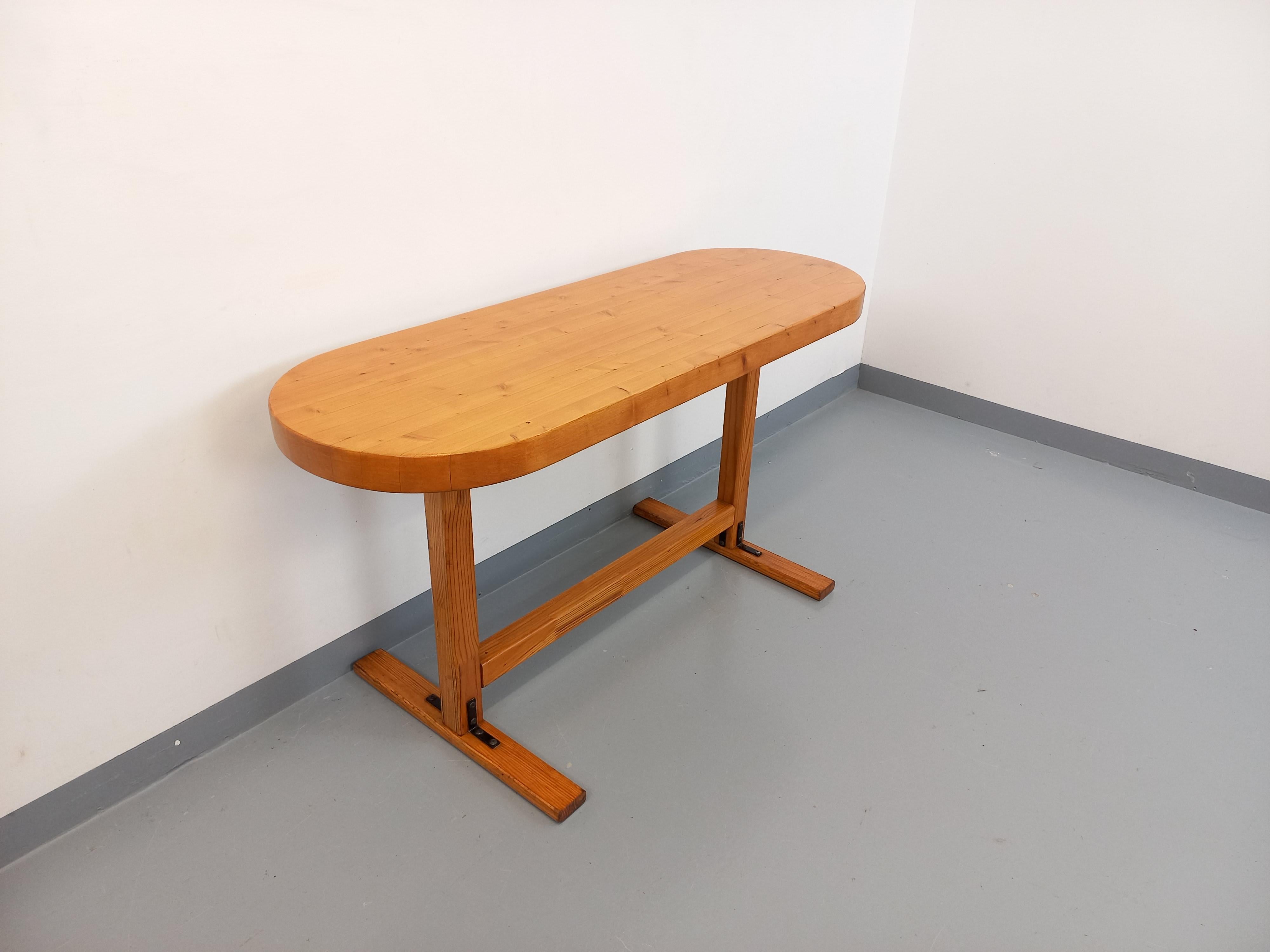 Table ovale / console vintage en pin des années 60 70 en vente 1