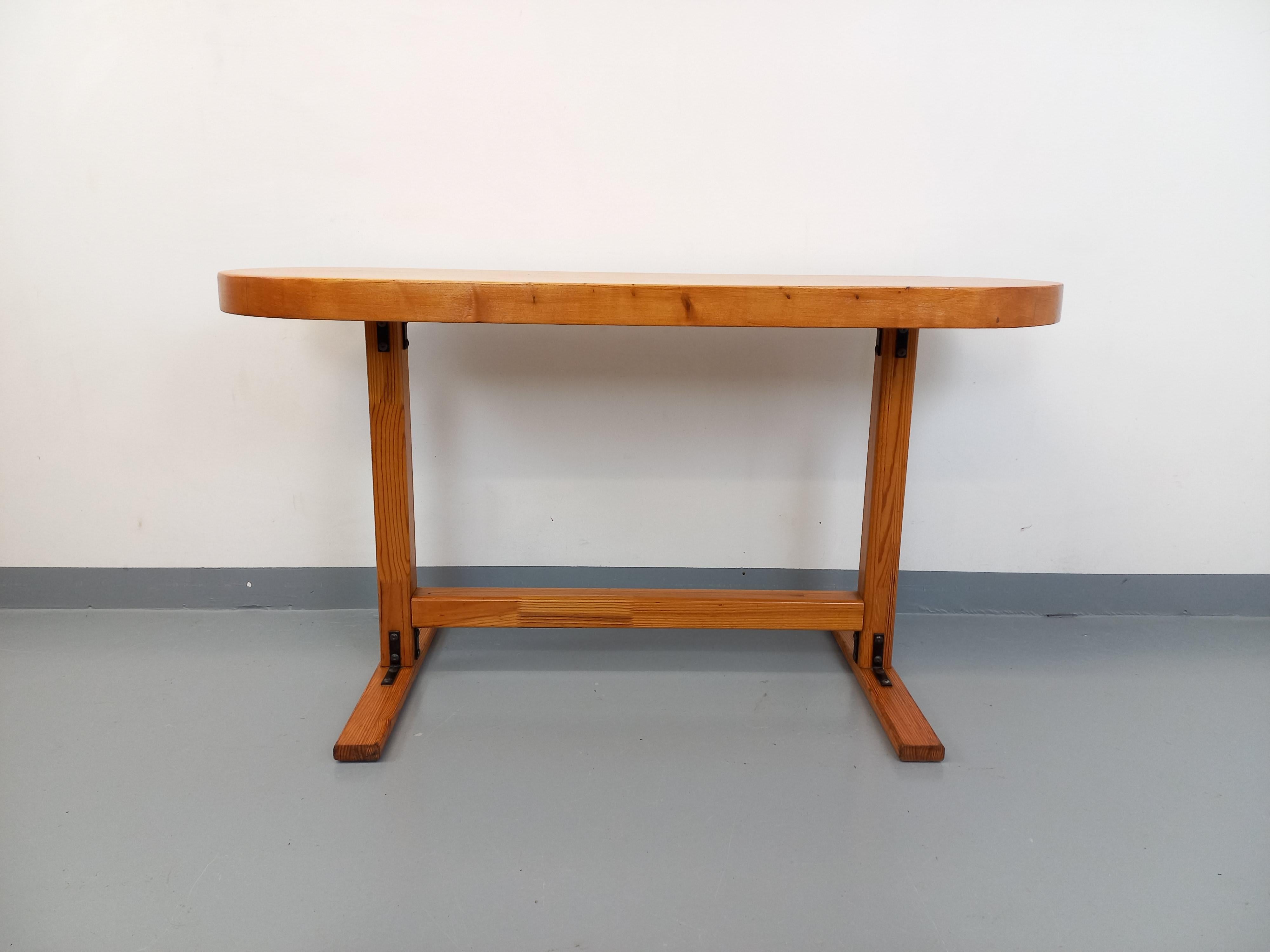 Table ovale / console vintage en pin des années 60 70 en vente 2