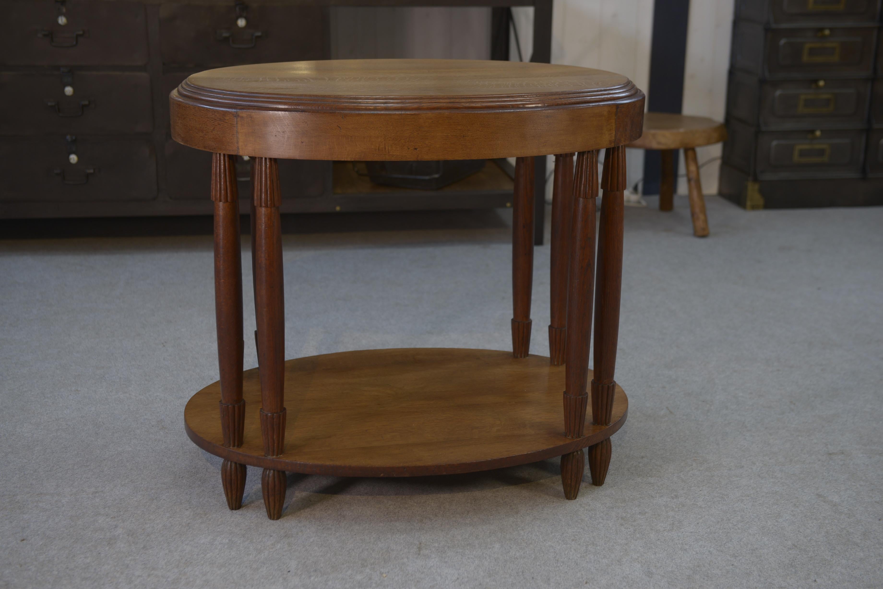 Oak Table ovale en chêne massif art déco 1930 For Sale