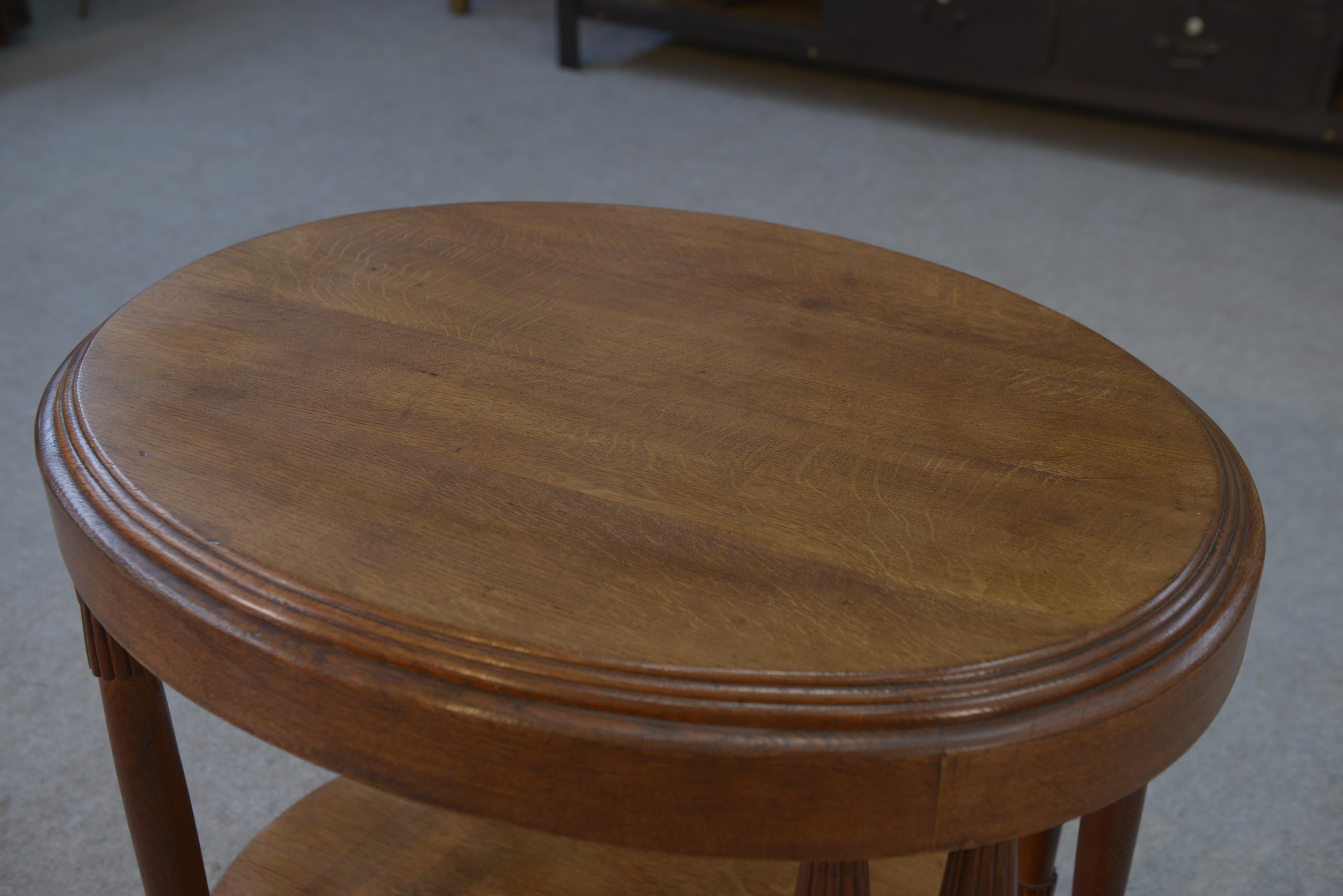 Table ovale en chêne massif art déco 1930 For Sale 3