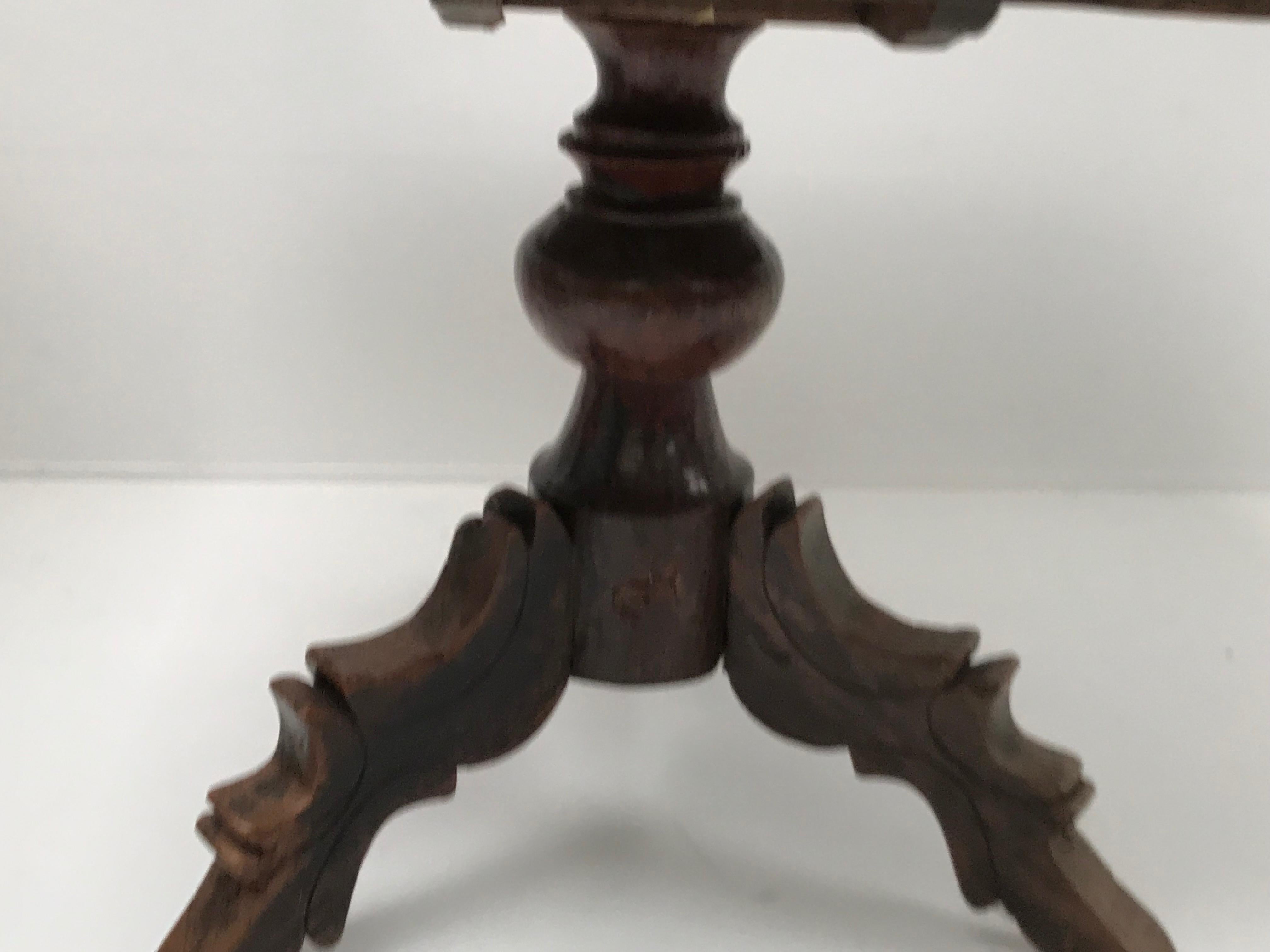 Table Pedestal in Teak Wood In Good Condition For Sale In Schellebelle, BE