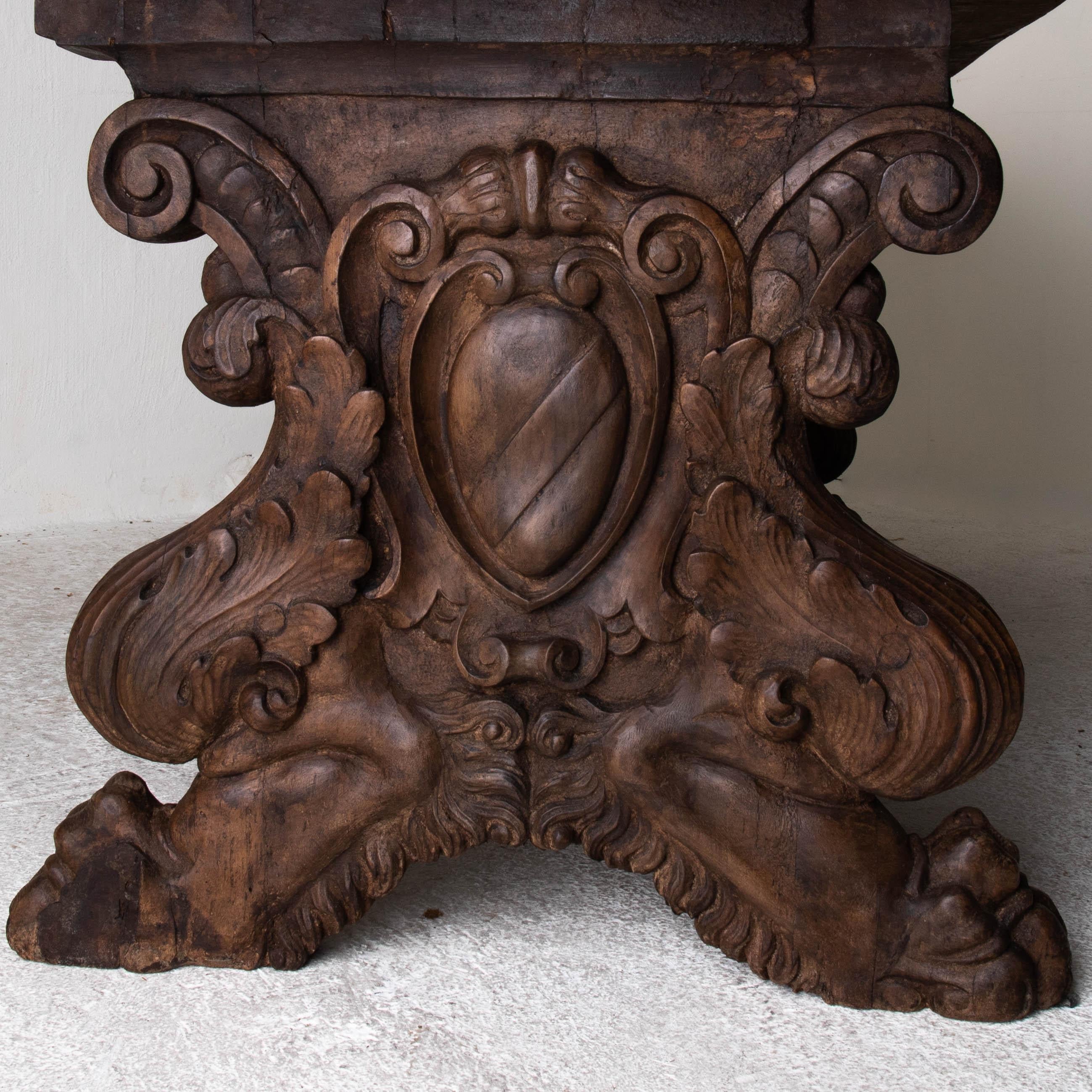 Table Rare Baroque Italian Oak Patina Crest Details, Italy 6