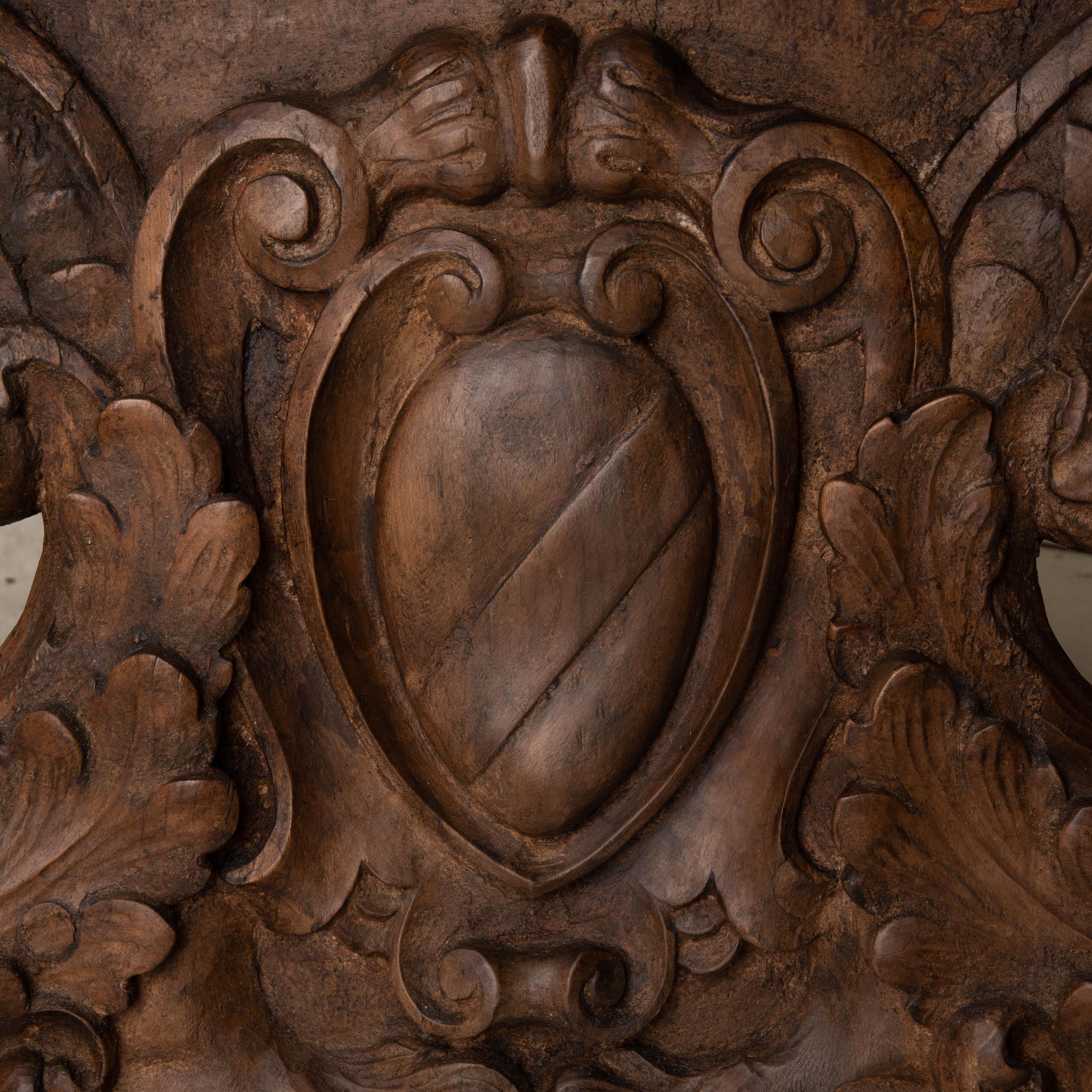 Table Rare Baroque Italian Oak Patina Crest Details, Italy 7