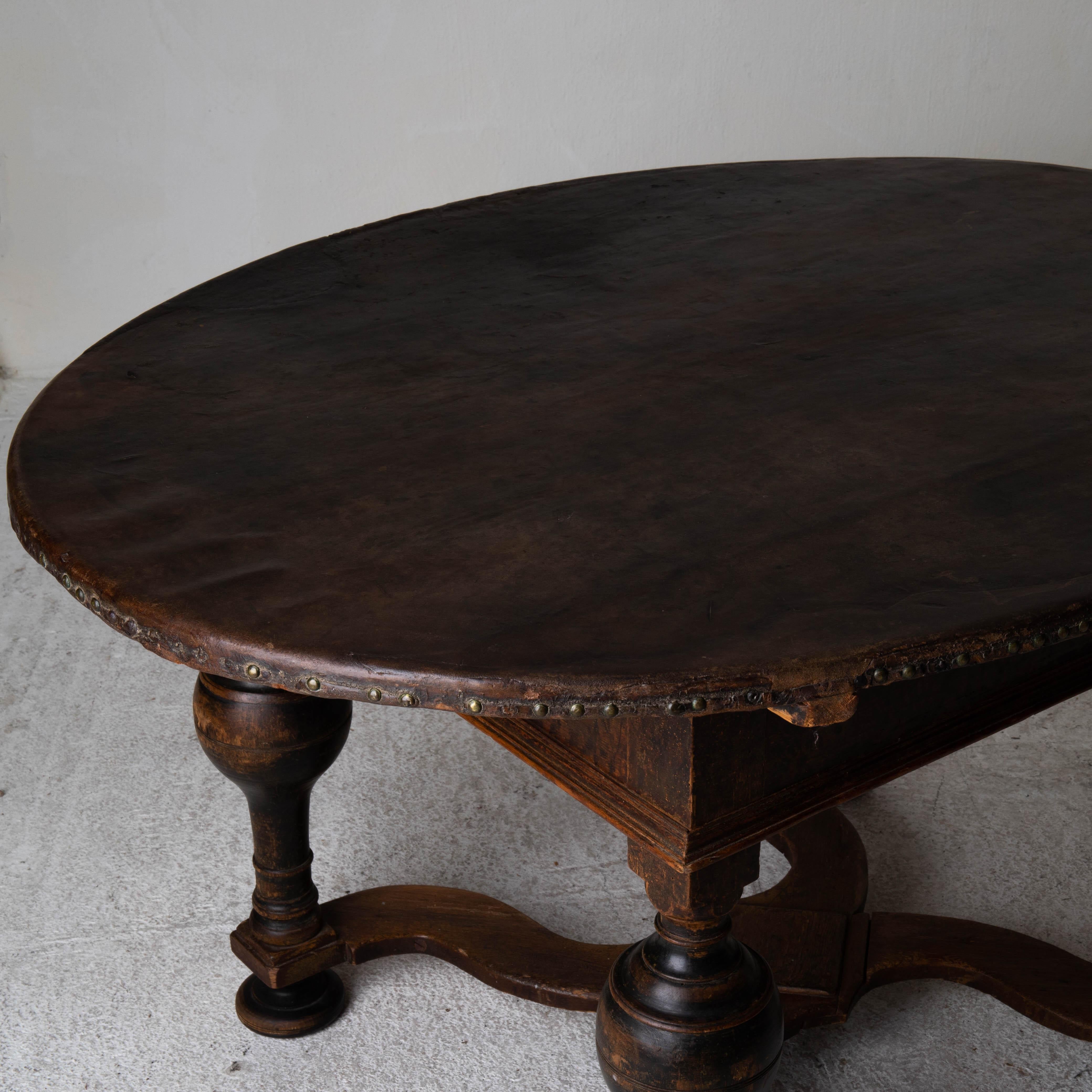 Table Rare Swedish Baroque Period 1650-1750 Leather Top Brown Sweden 9