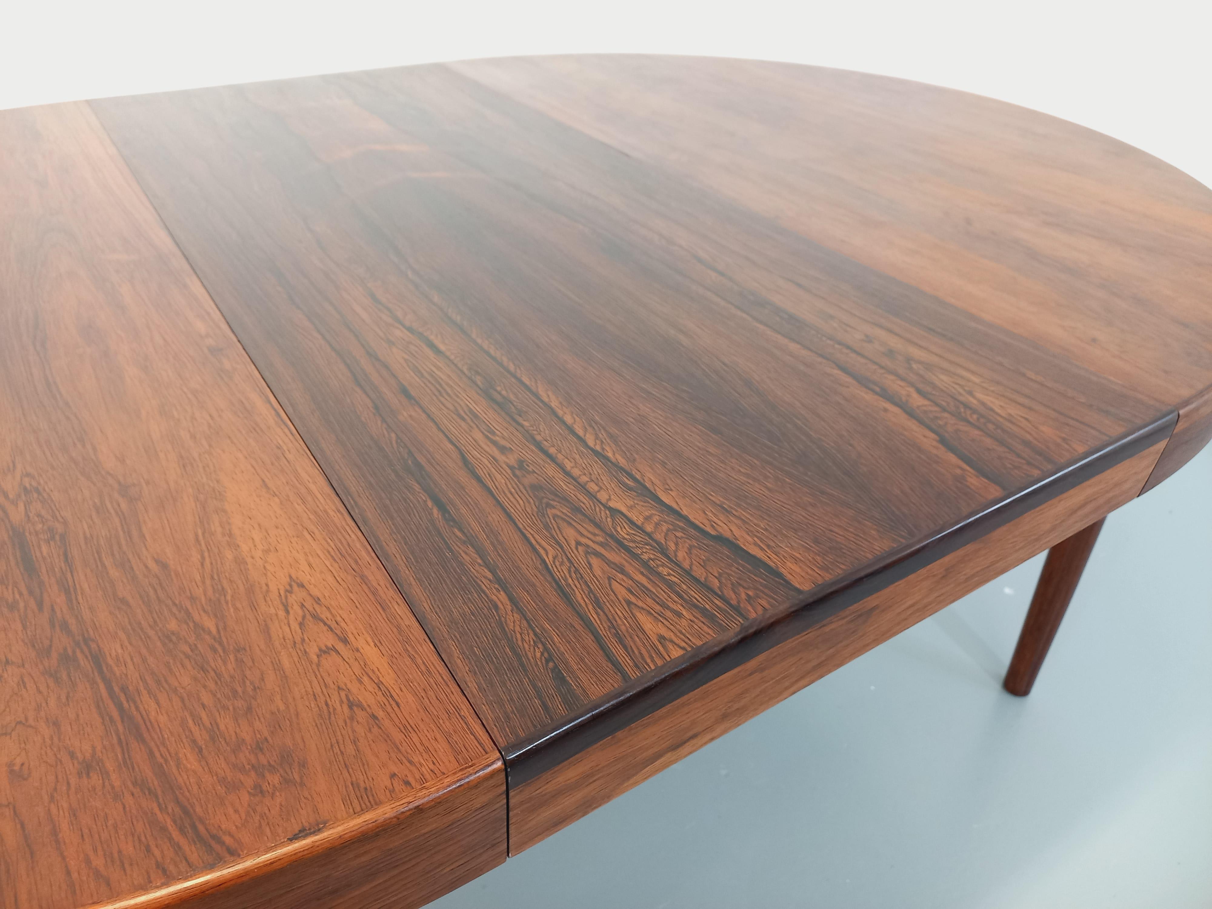 Table ronde danoise vintage des années 60 palissandre Harry Ostergaard en vente 4