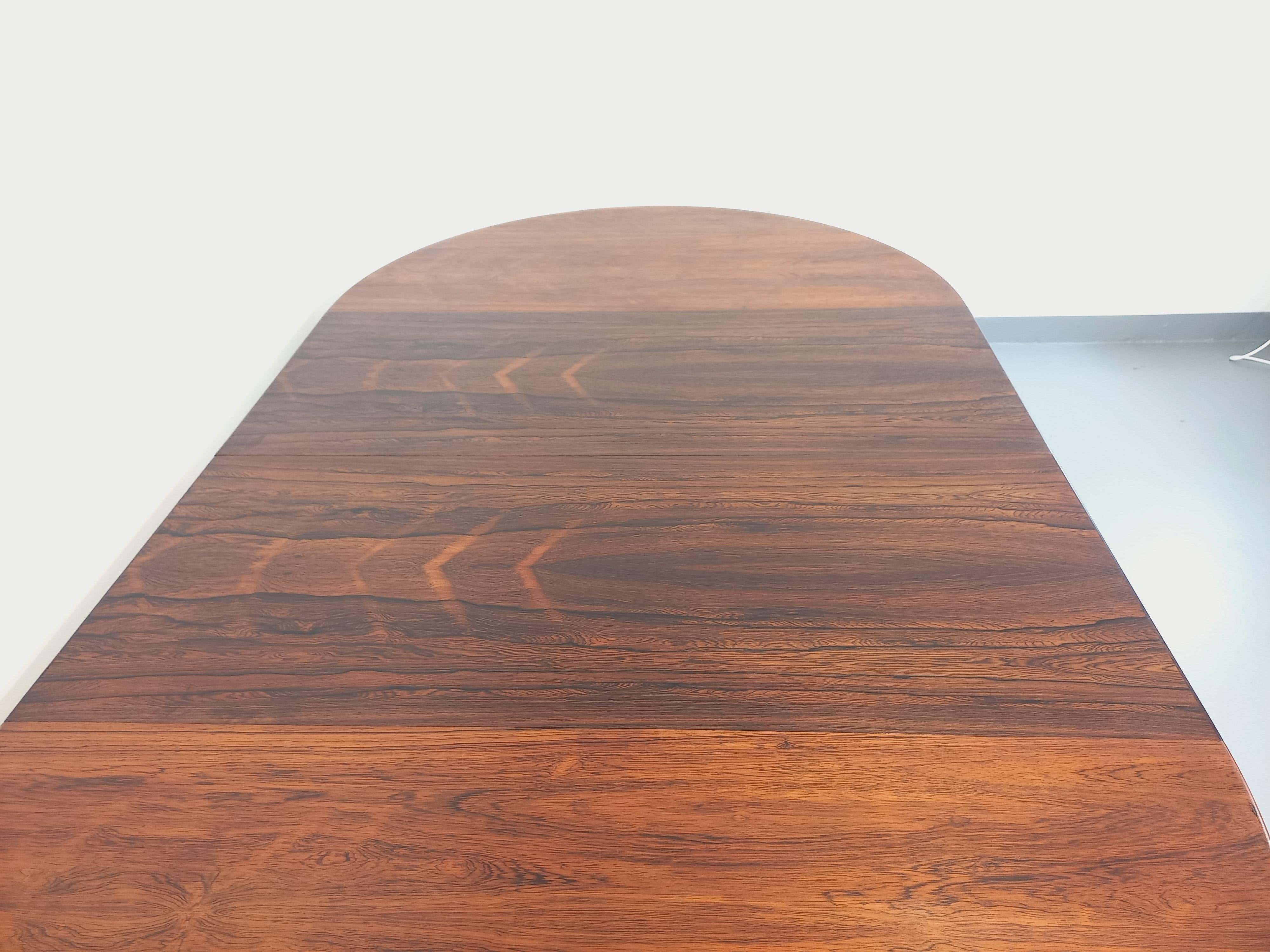 Table ronde danoise vintage des années 60 palissandre Harry Ostergaard en vente 6
