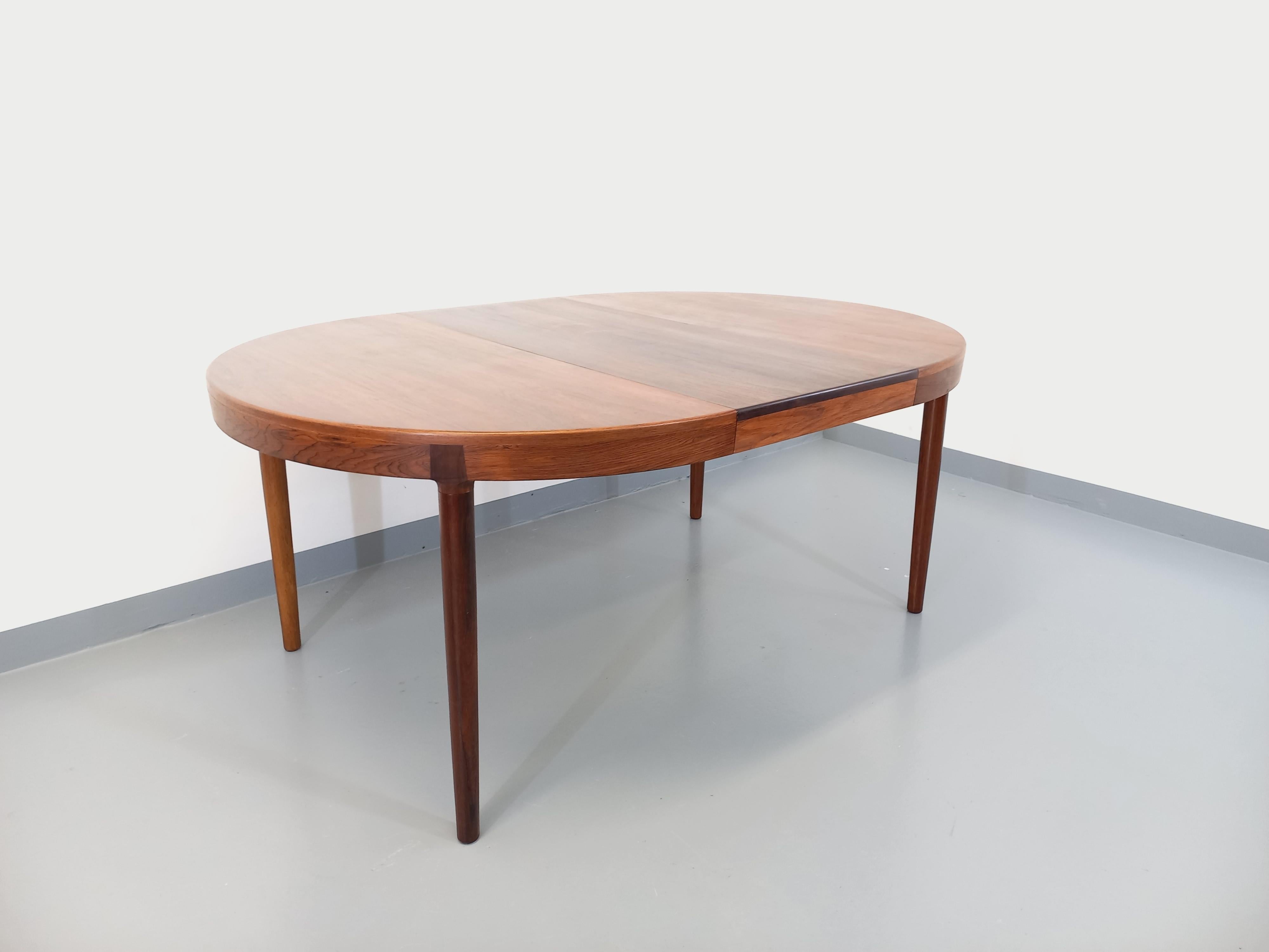 Table ronde danoise vintage des années 60 palissandre Harry Ostergaard en vente 7
