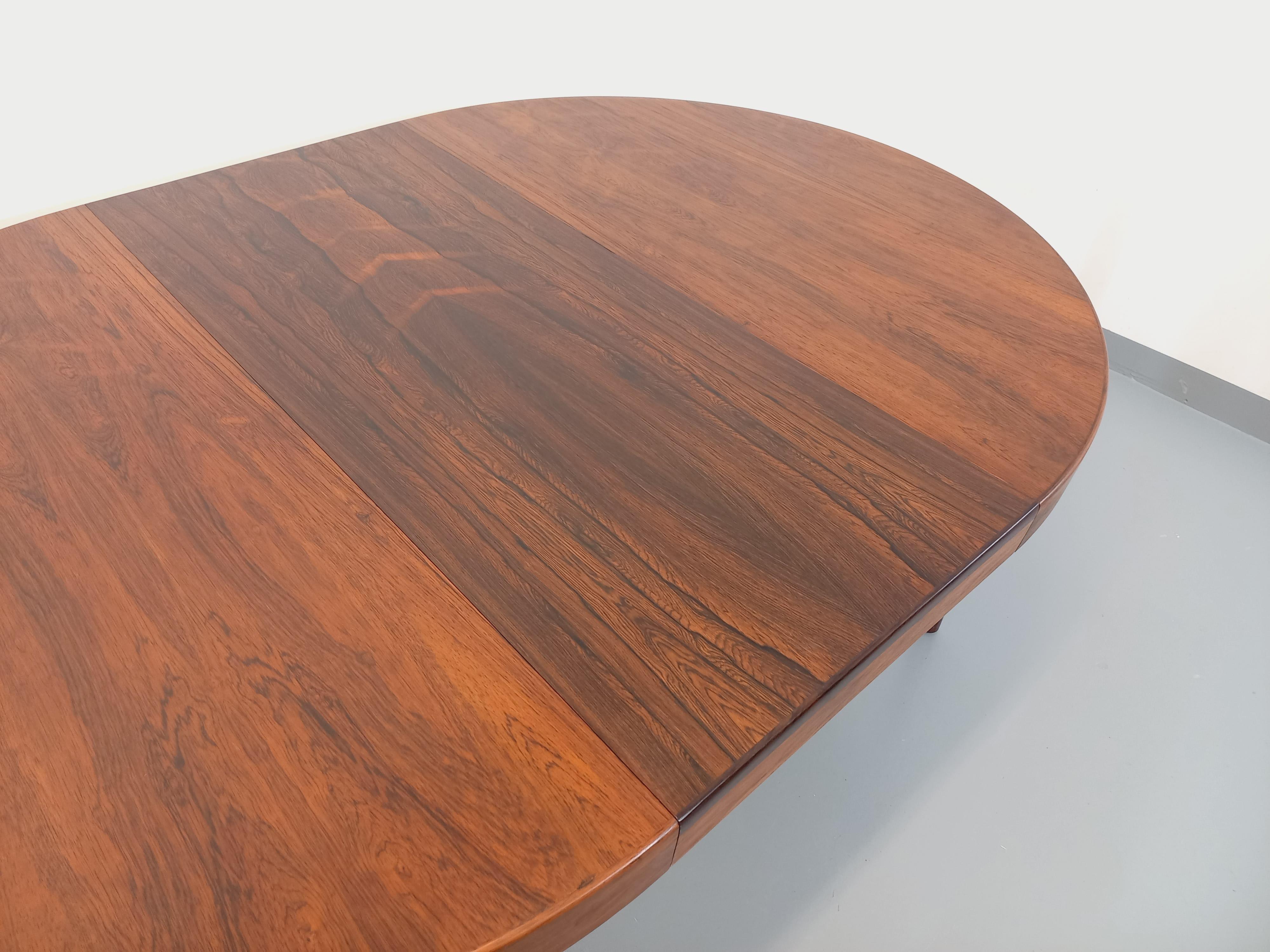 Table ronde danoise vintage des années 60 palissandre Harry Ostergaard en vente 12