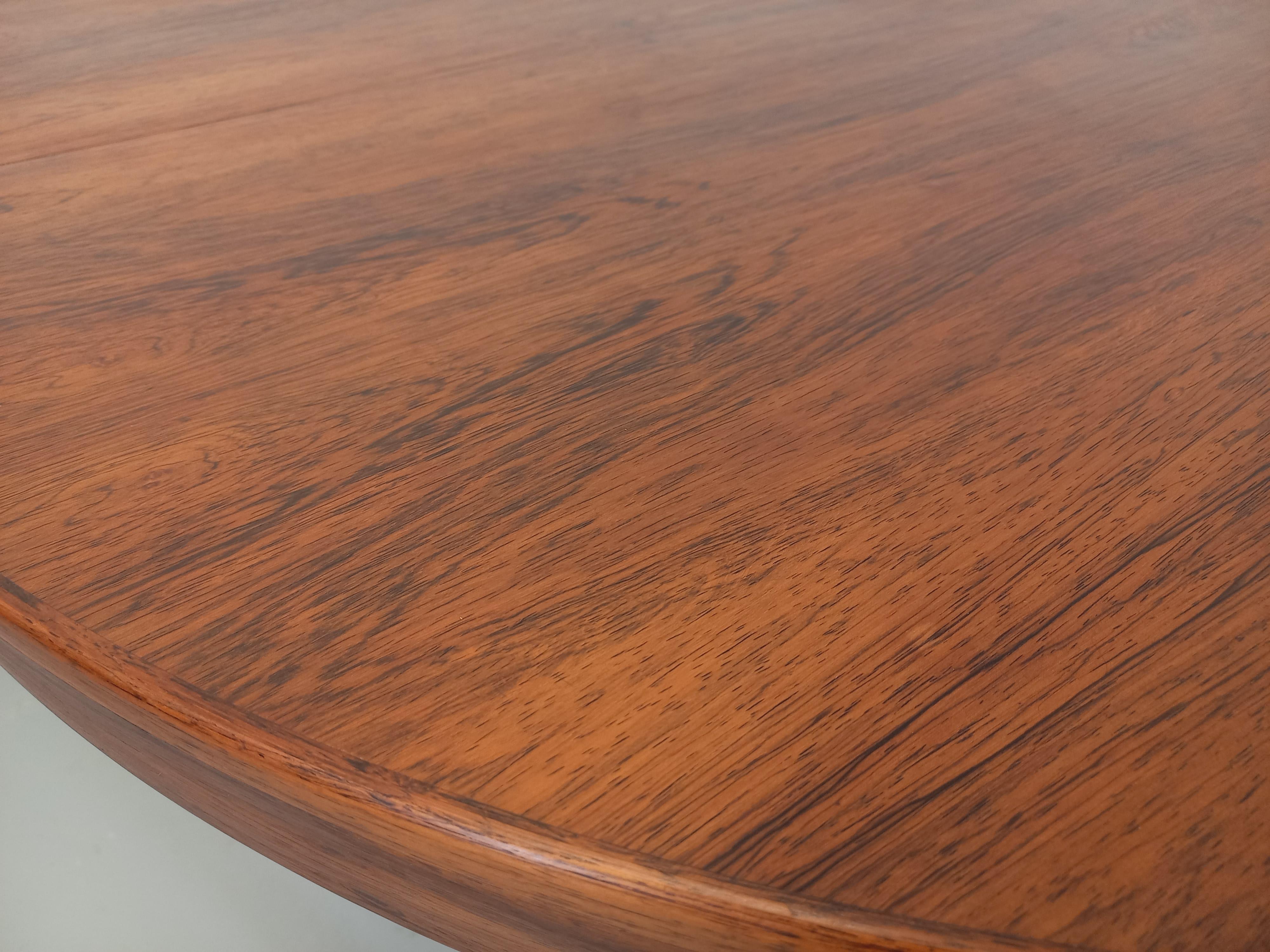Table ronde danoise vintage des années 60 palissandre Harry Ostergaard Bon état - En vente à BESANÇON, FR