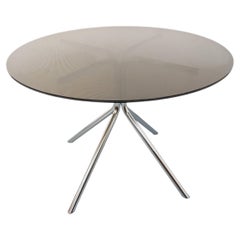Table ronde de repas vintage en plexiglas type verre fumé et métal chromé
