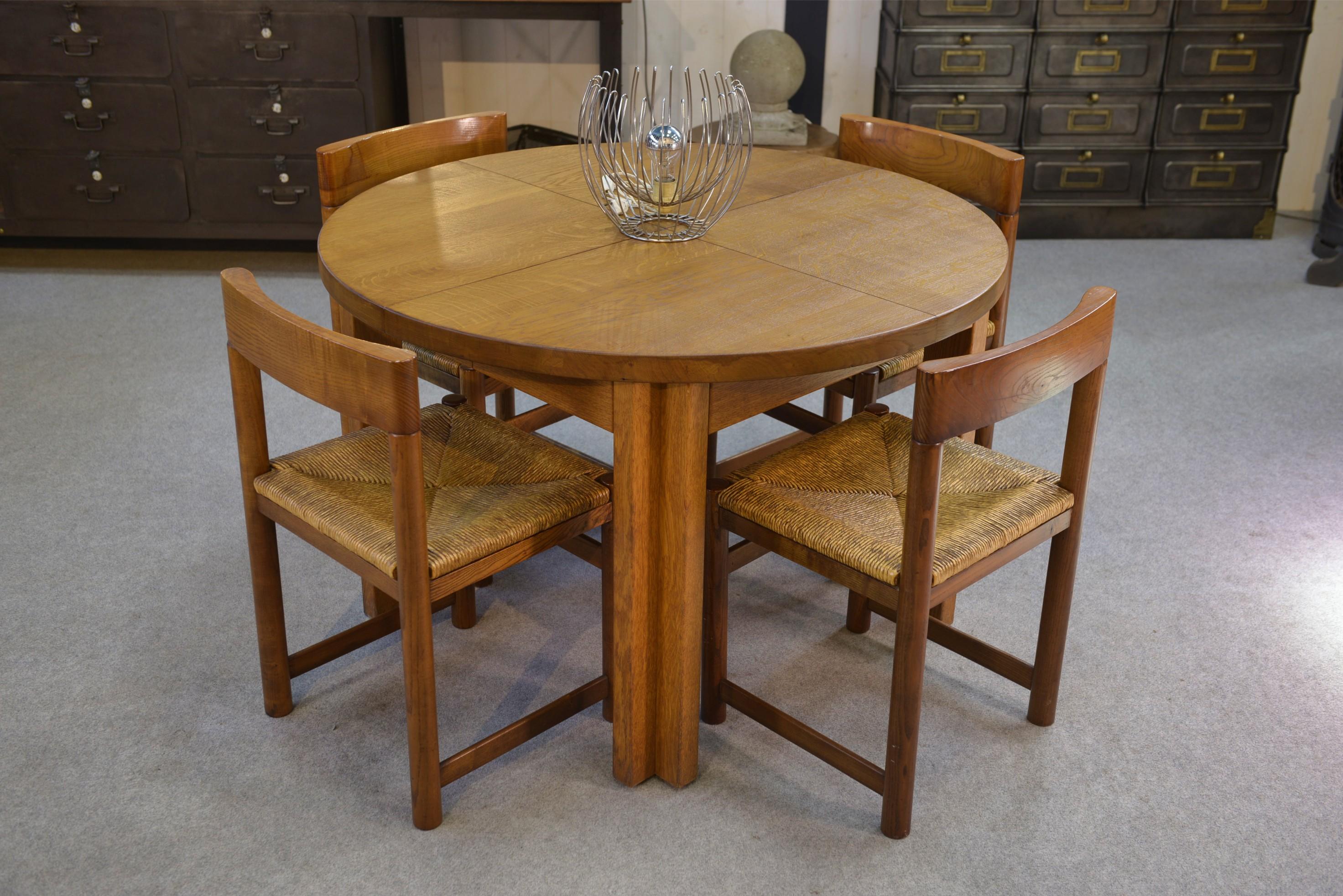 Tisch aus Massivholz von Maison Regain, 1970er Jahre (Skandinavische Moderne) im Angebot