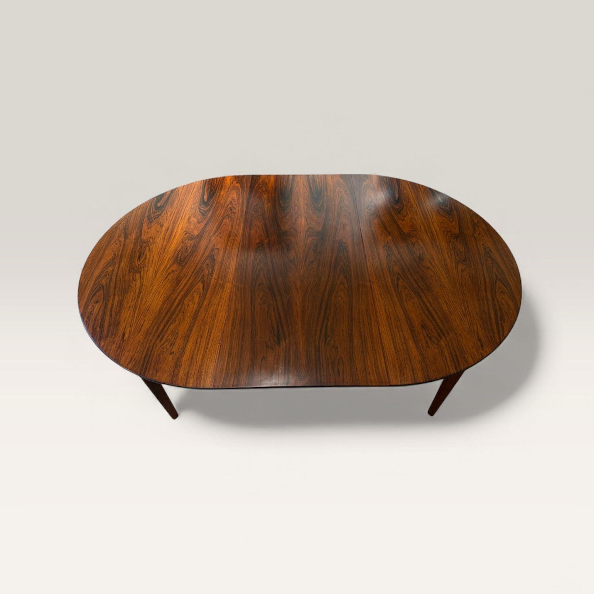 Table ronde palissandre par Henning Kjaernulf im Angebot 2