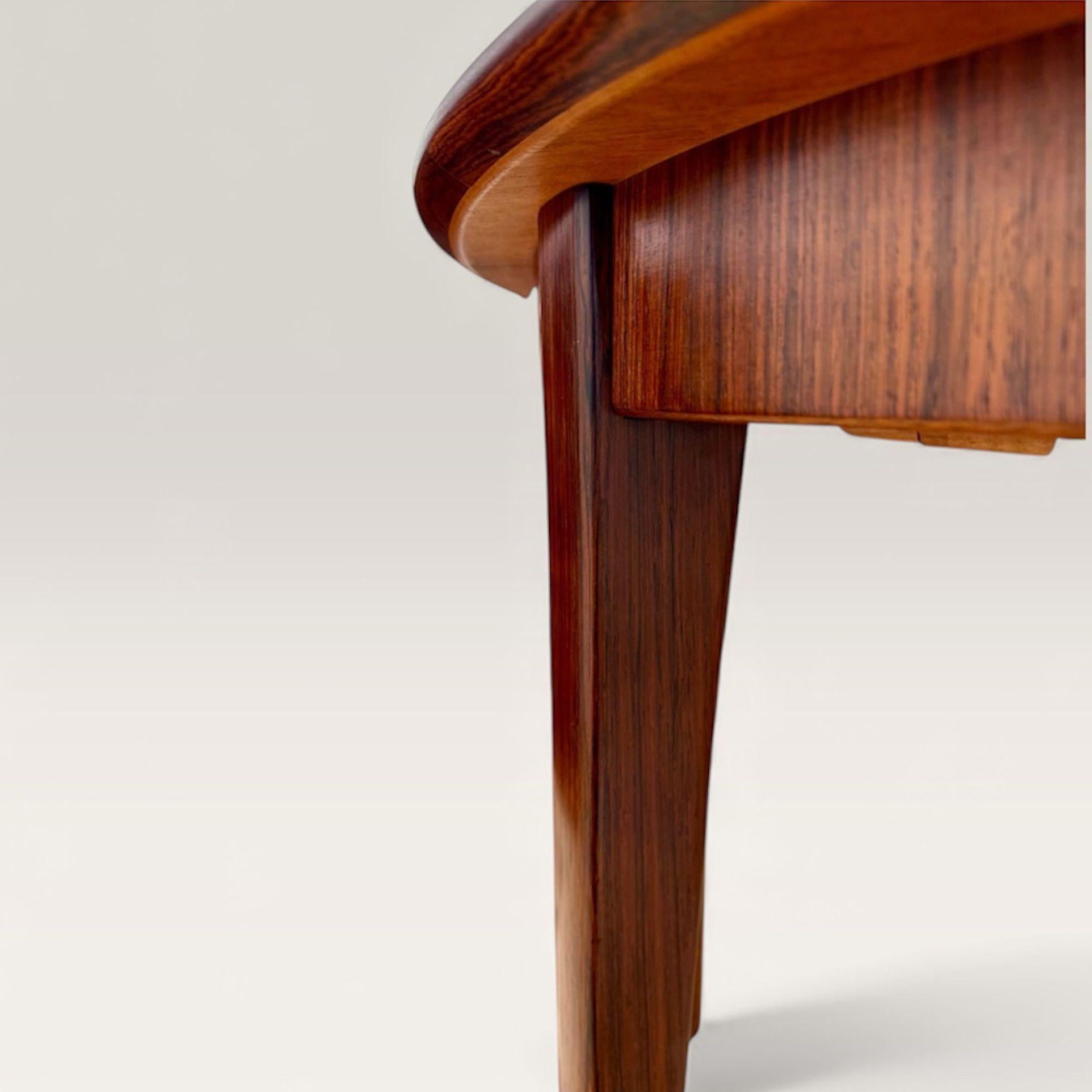 Table ronde palissandre par Henning Kjaernulf im Angebot 1