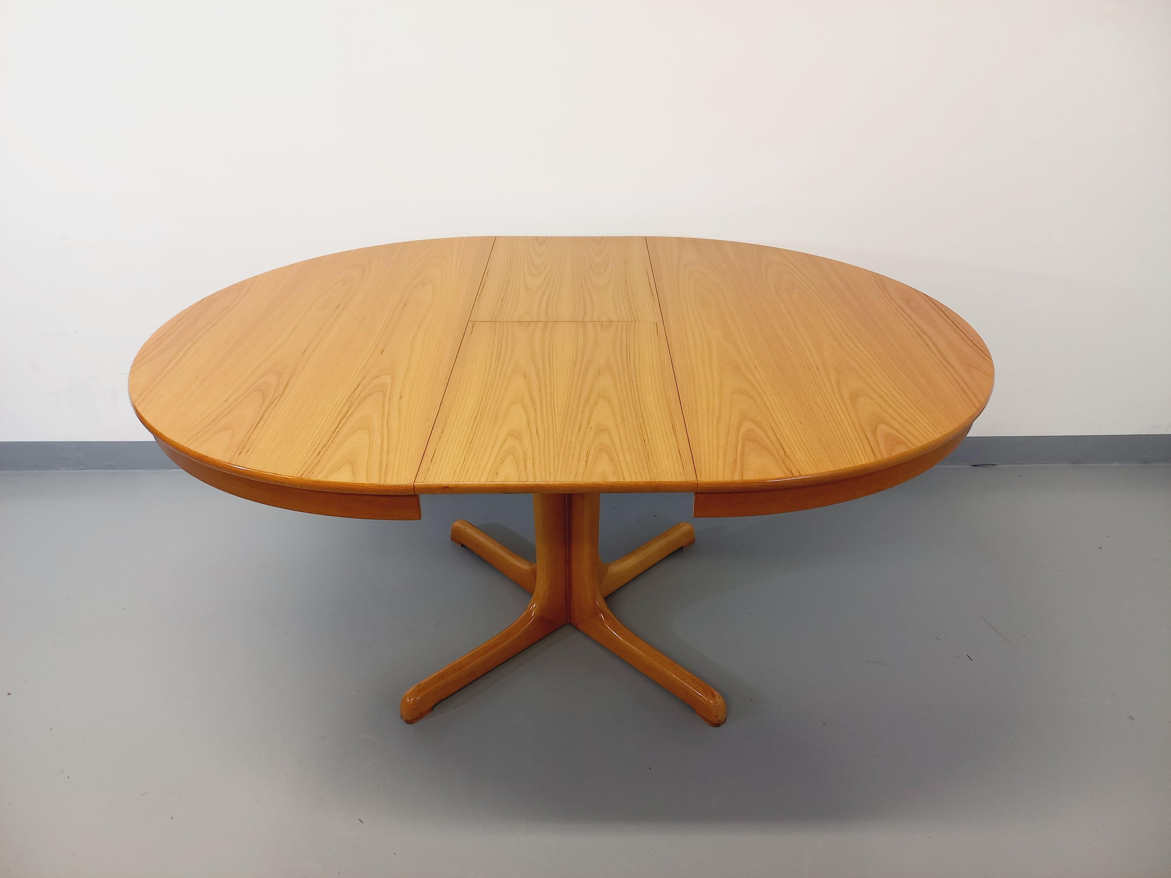 Table ronde vintage années 60 70 en orme blond avec rallonge intégrée en vente 5