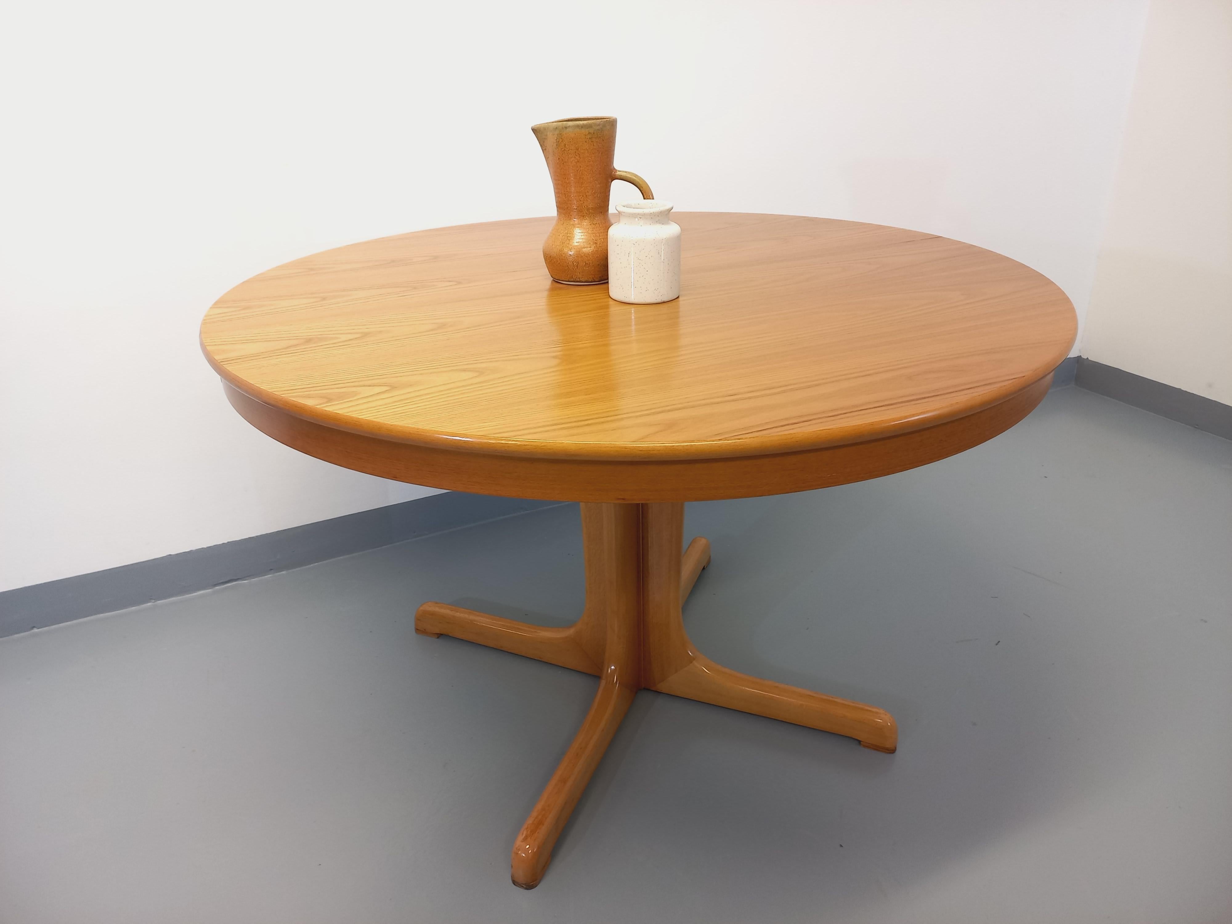 Fin du 20e siècle Table ronde vintage années 60 70 en orme blond avec rallonge intégrée en vente