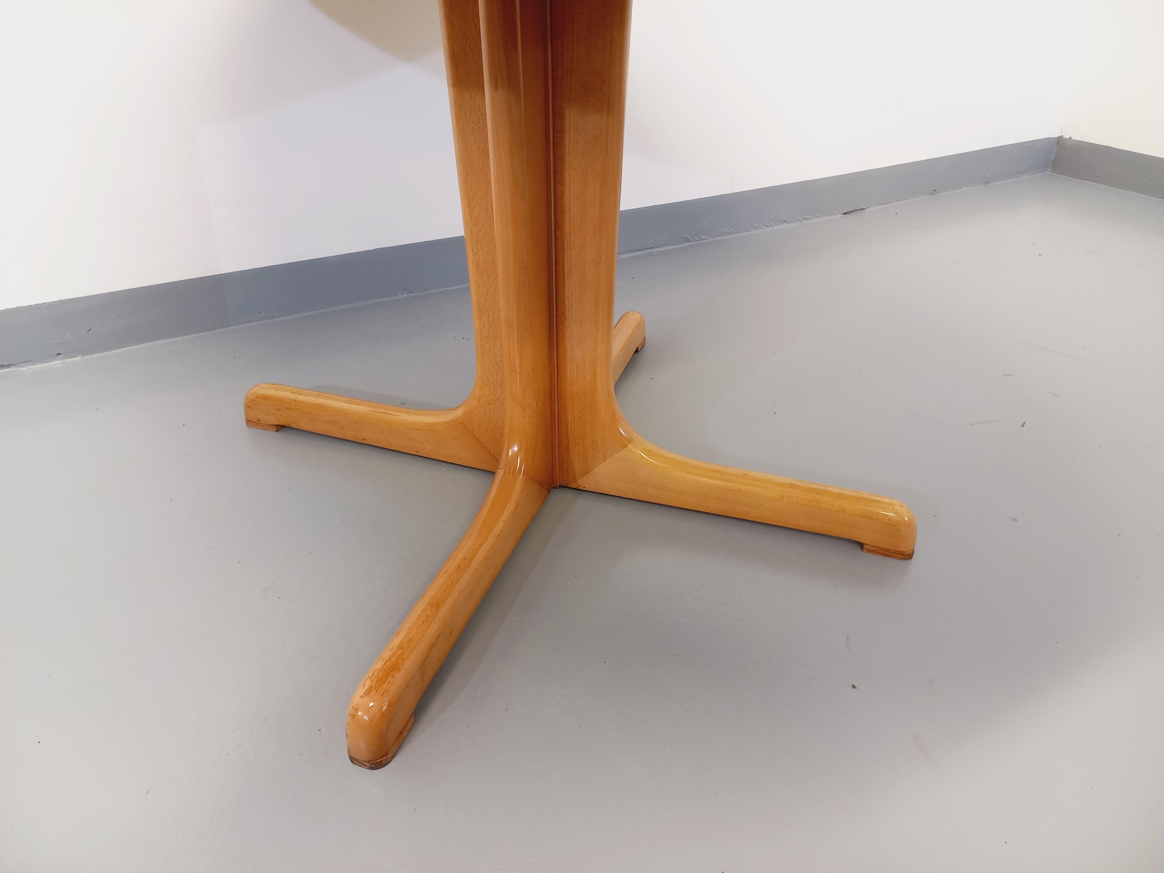 Table ronde vintage années 60 70 en orme blond avec rallonge intégrée en vente 2
