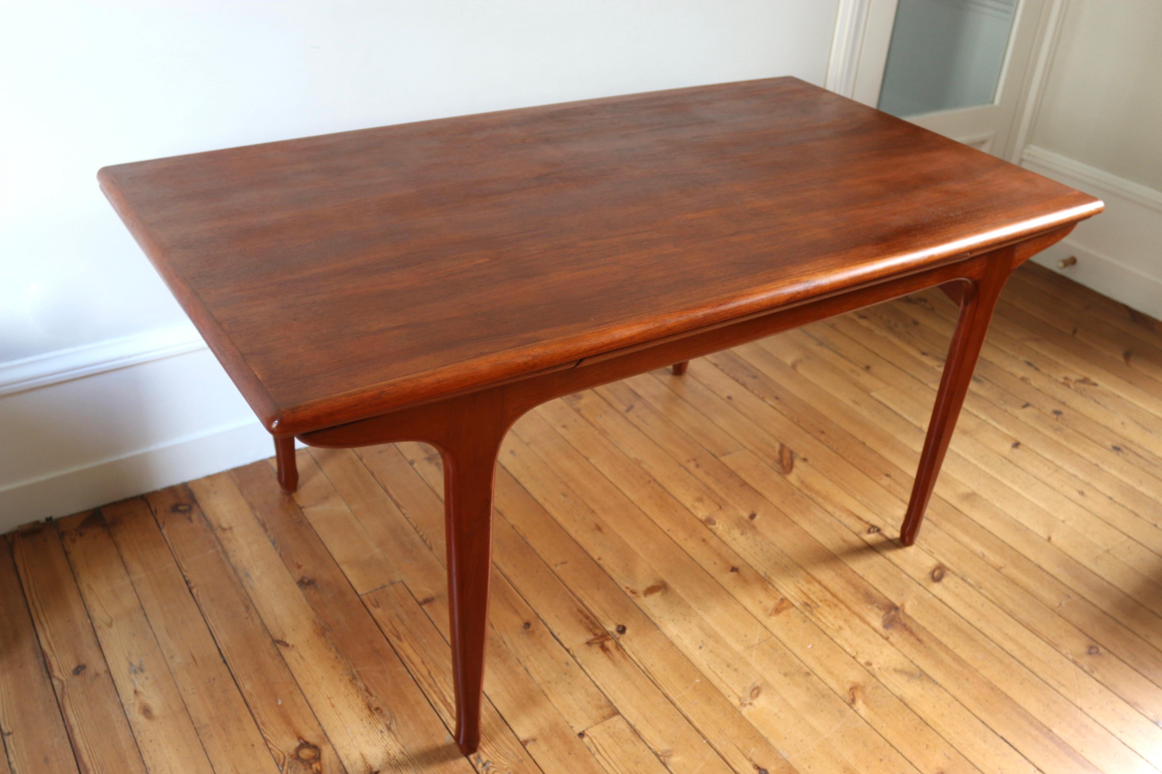 French Table scandinave teck vintage édition Meubles TV 1960 For Sale