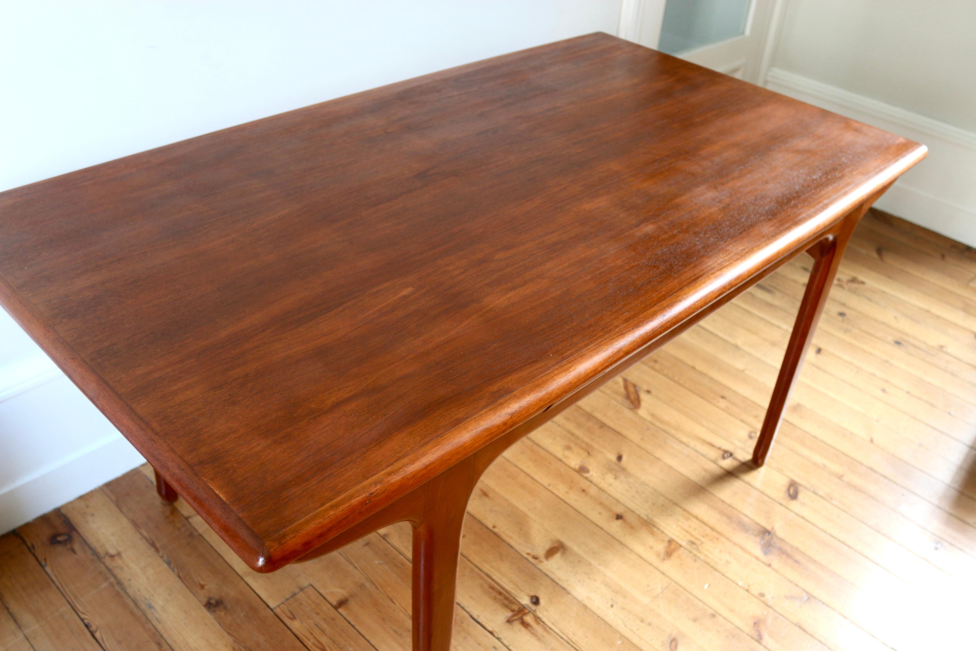 Table scandinave teck vintage édition Meubles TV 1960 In Good Condition For Sale In NANTES, FR