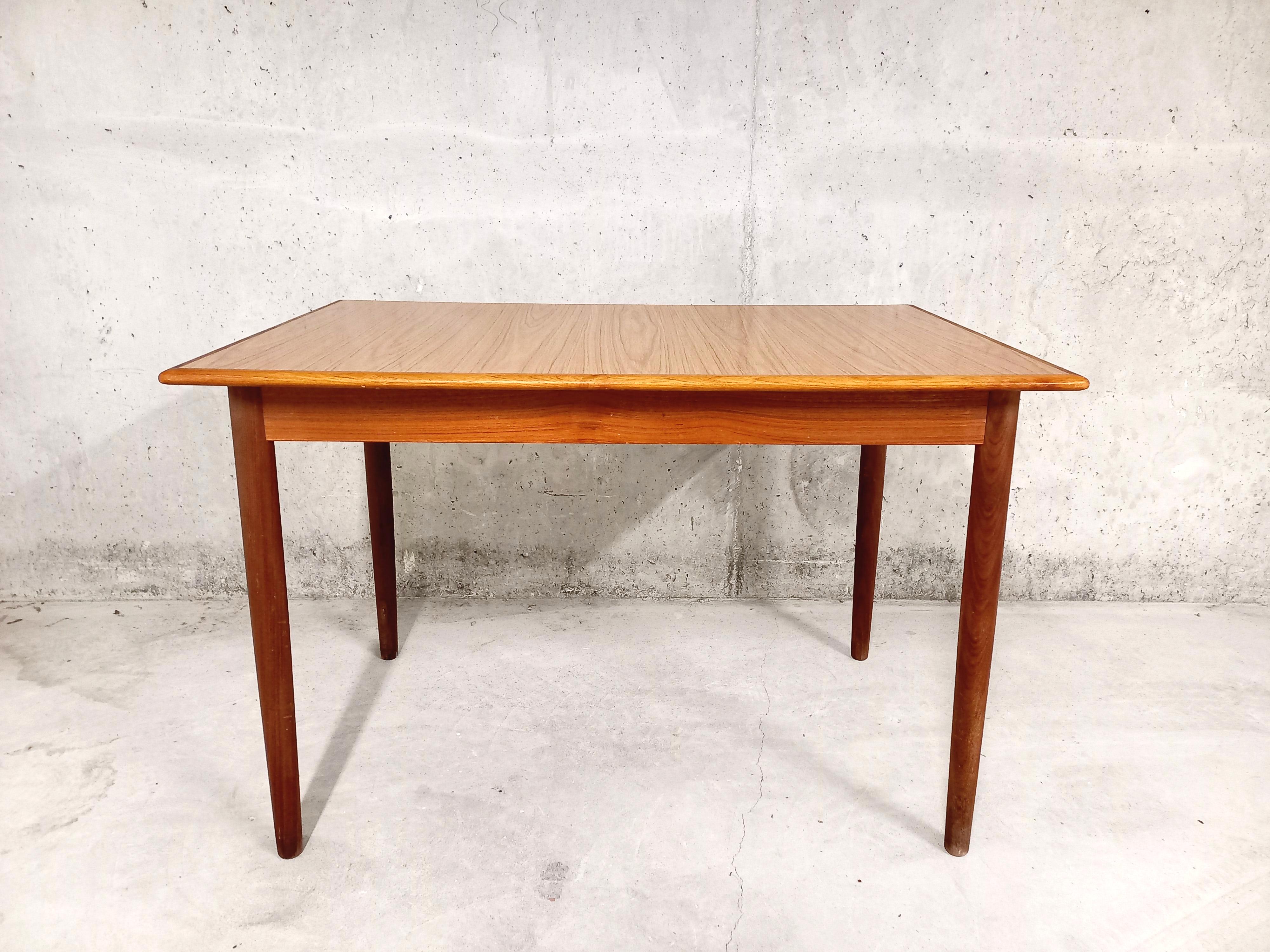 Scandinave Table scandinave vintage années 50 60 en teck et formica en vente