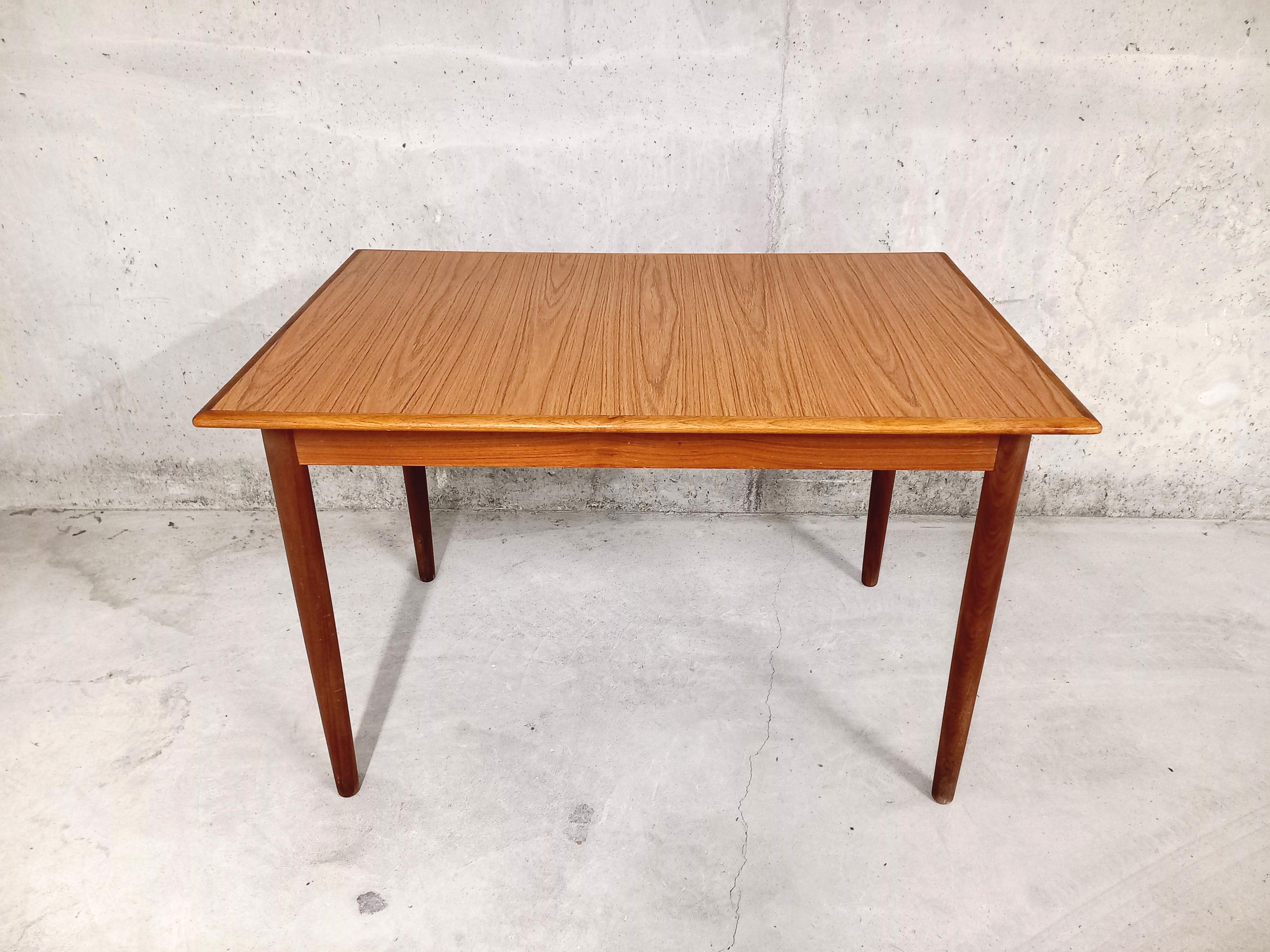 Table scandinave vintage années 50 60 en teck et formica Bon état - En vente à BESANÇON, FR