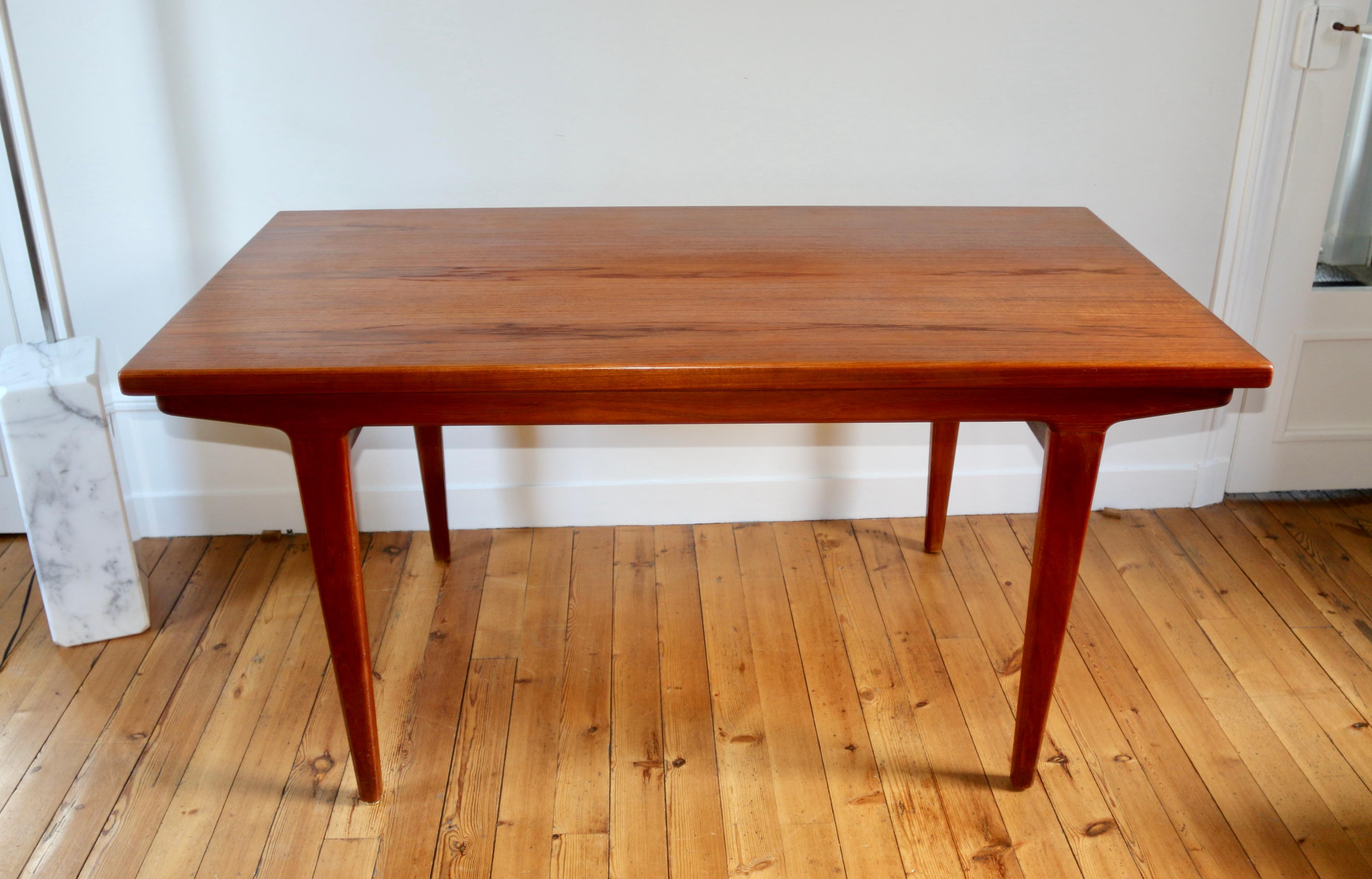 Danish Table scandinave vintage en teck 1960 For Sale