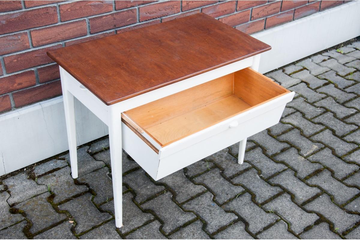 Table, Scandinavia, 1930s. In Good Condition For Sale In Chorzów, PL